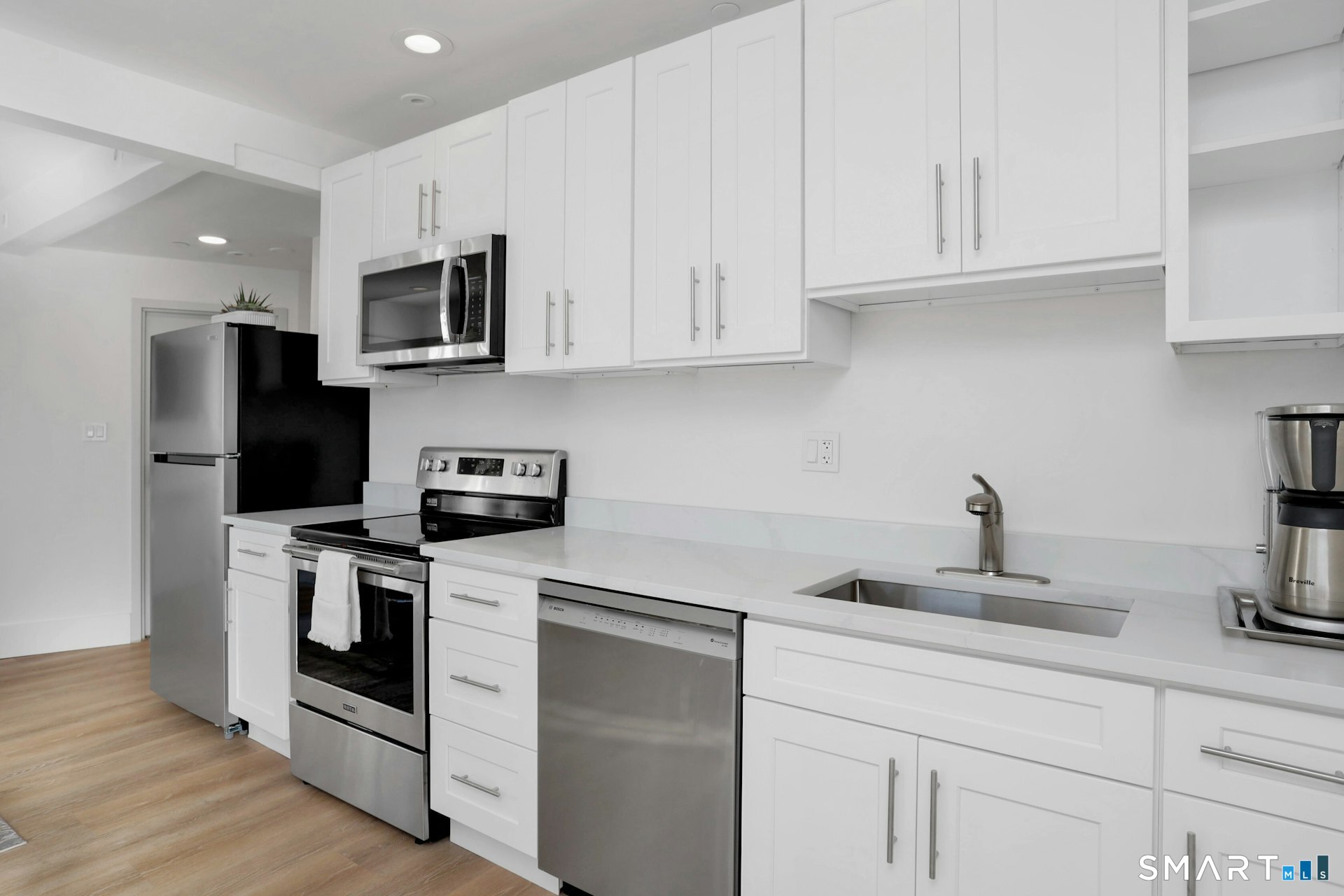 225 Washington Boulevard