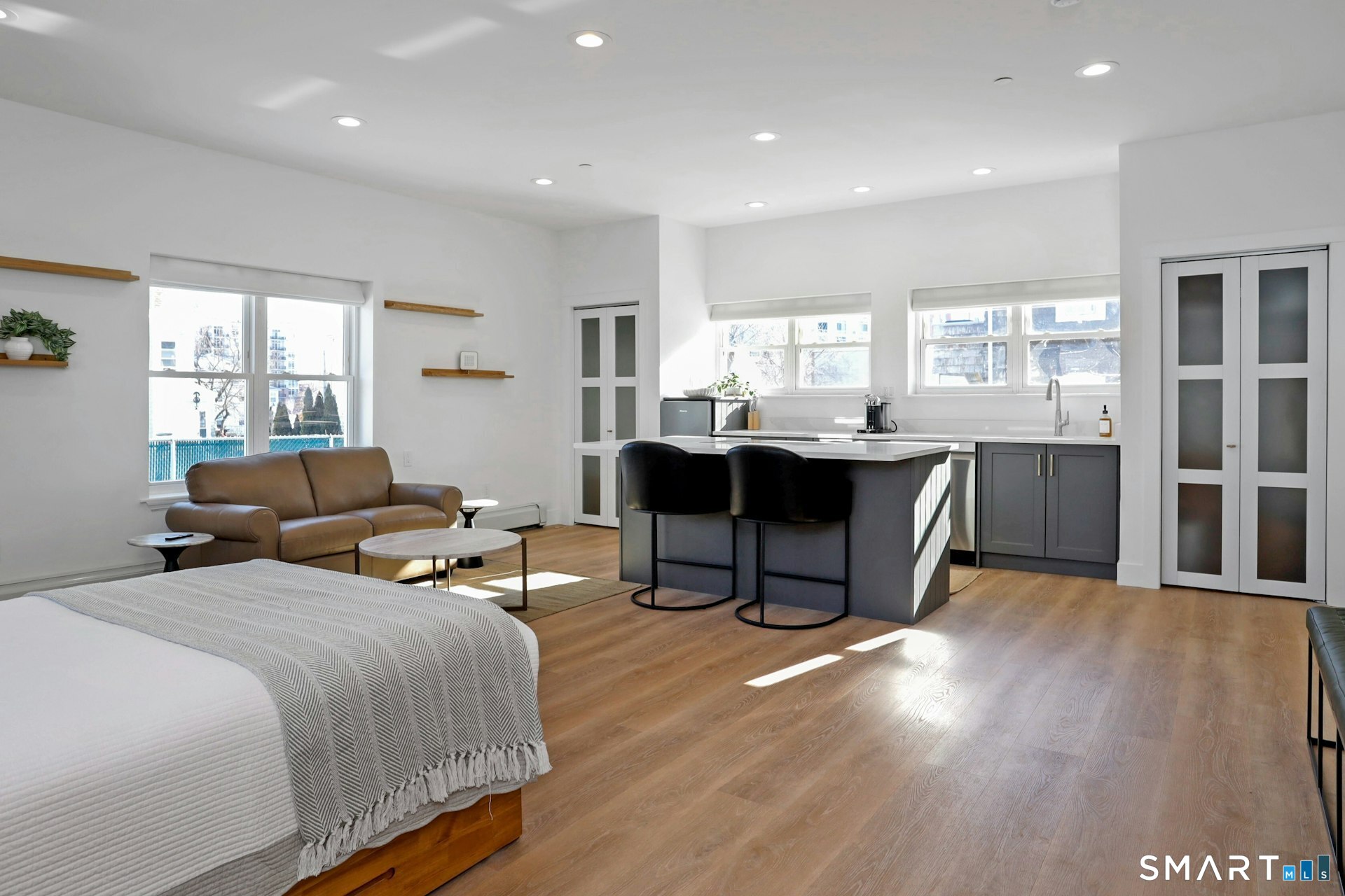 225 Washington Boulevard