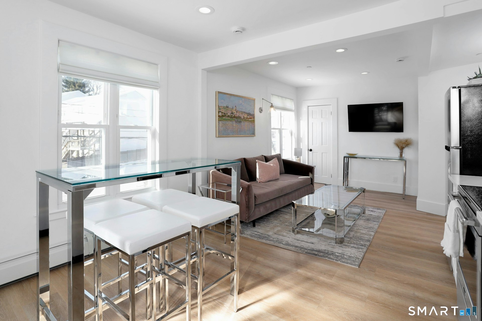 225 Washington Boulevard