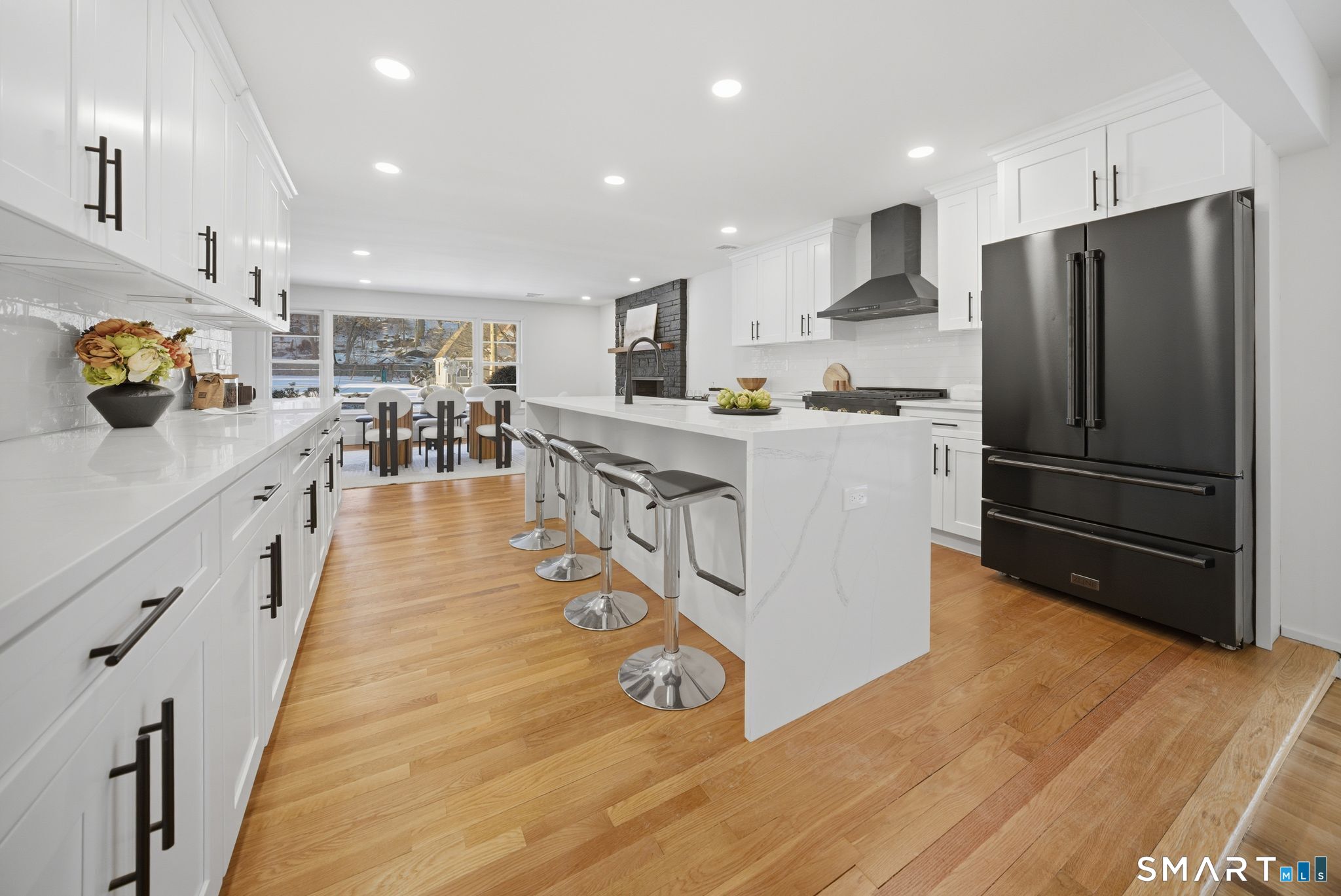 90 Lu Manor Drive
