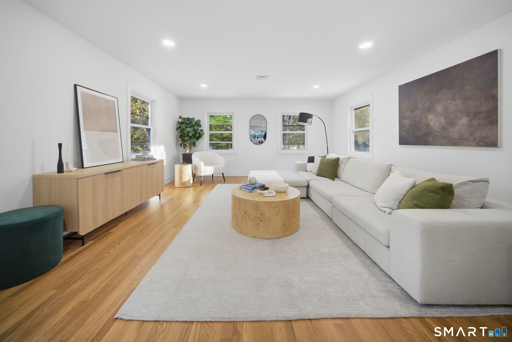 90 Lu Manor Drive