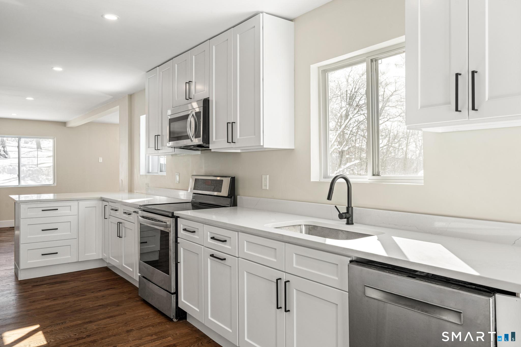 6 Juniper Ridge Drive