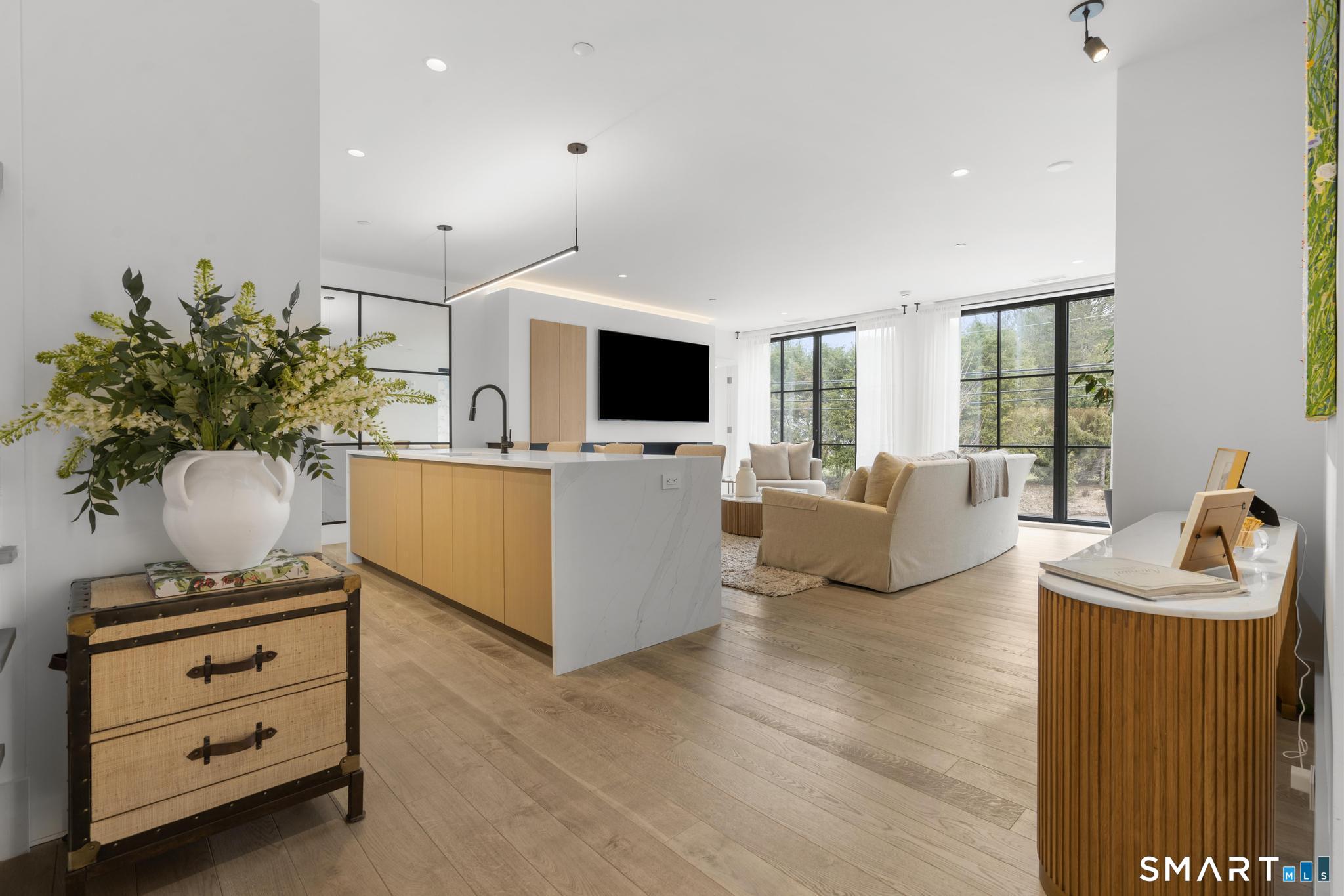 41 Richmondville Avenue