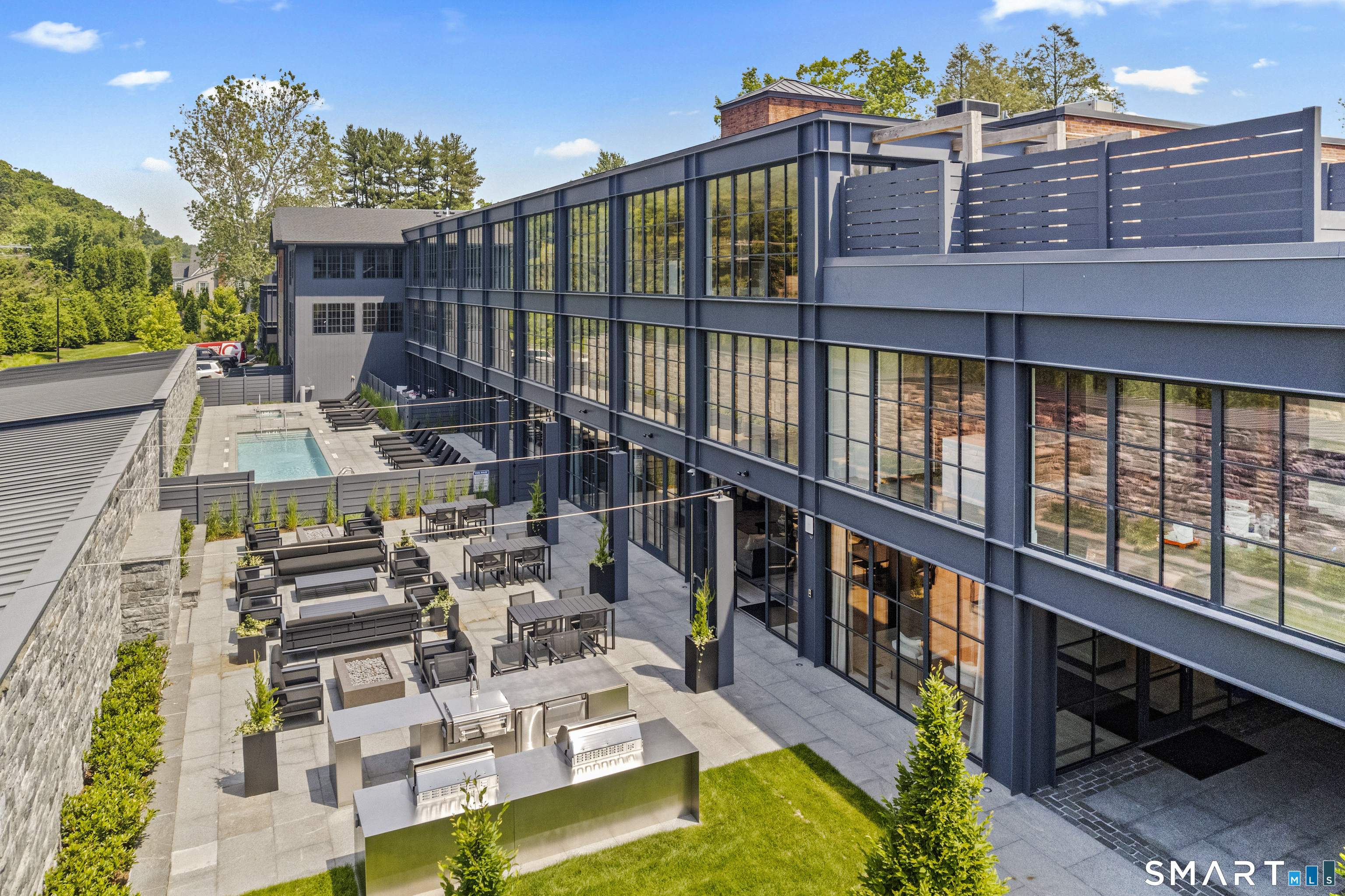 41 Richmondville Avenue