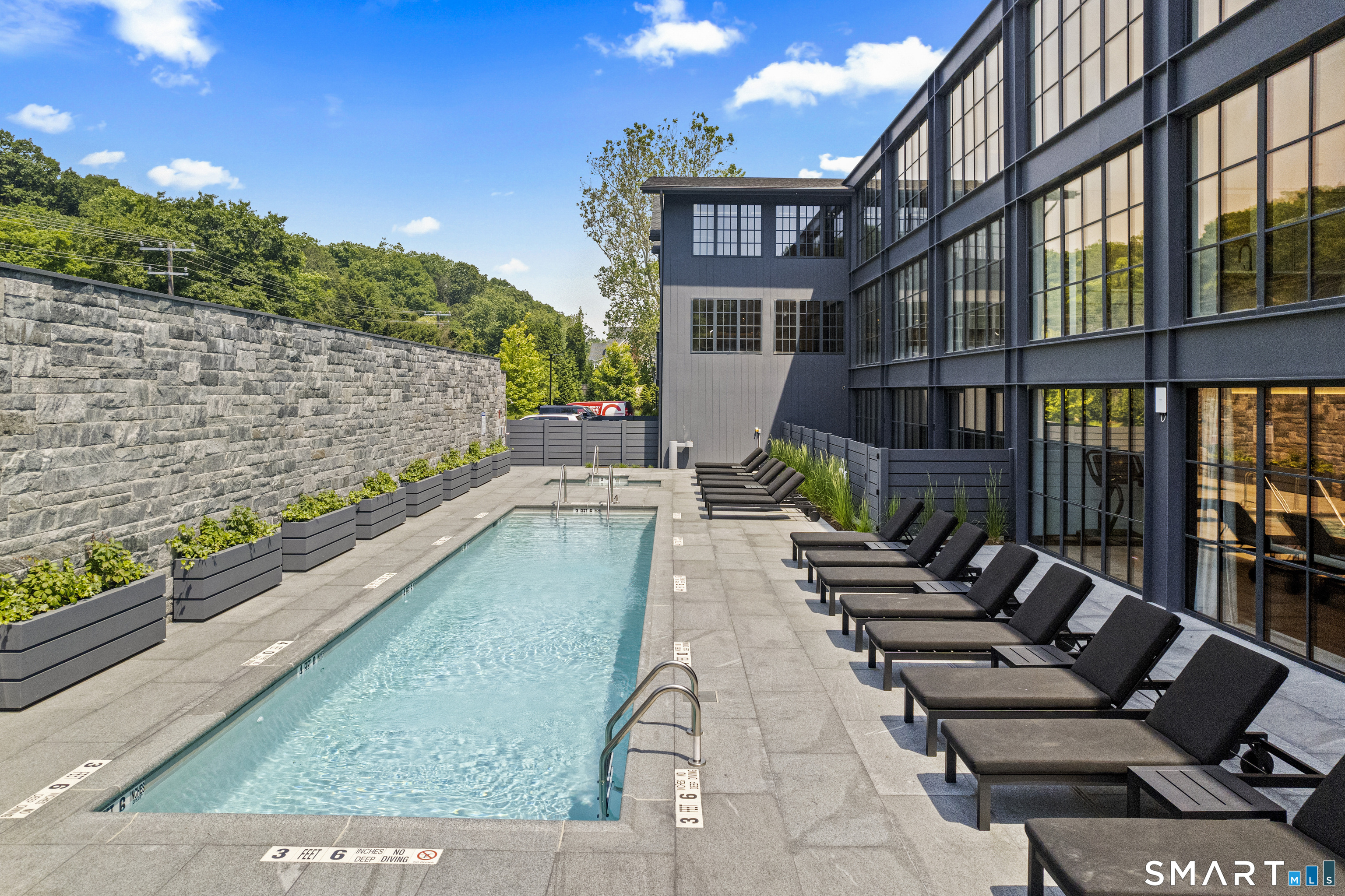 41 Richmondville Avenue