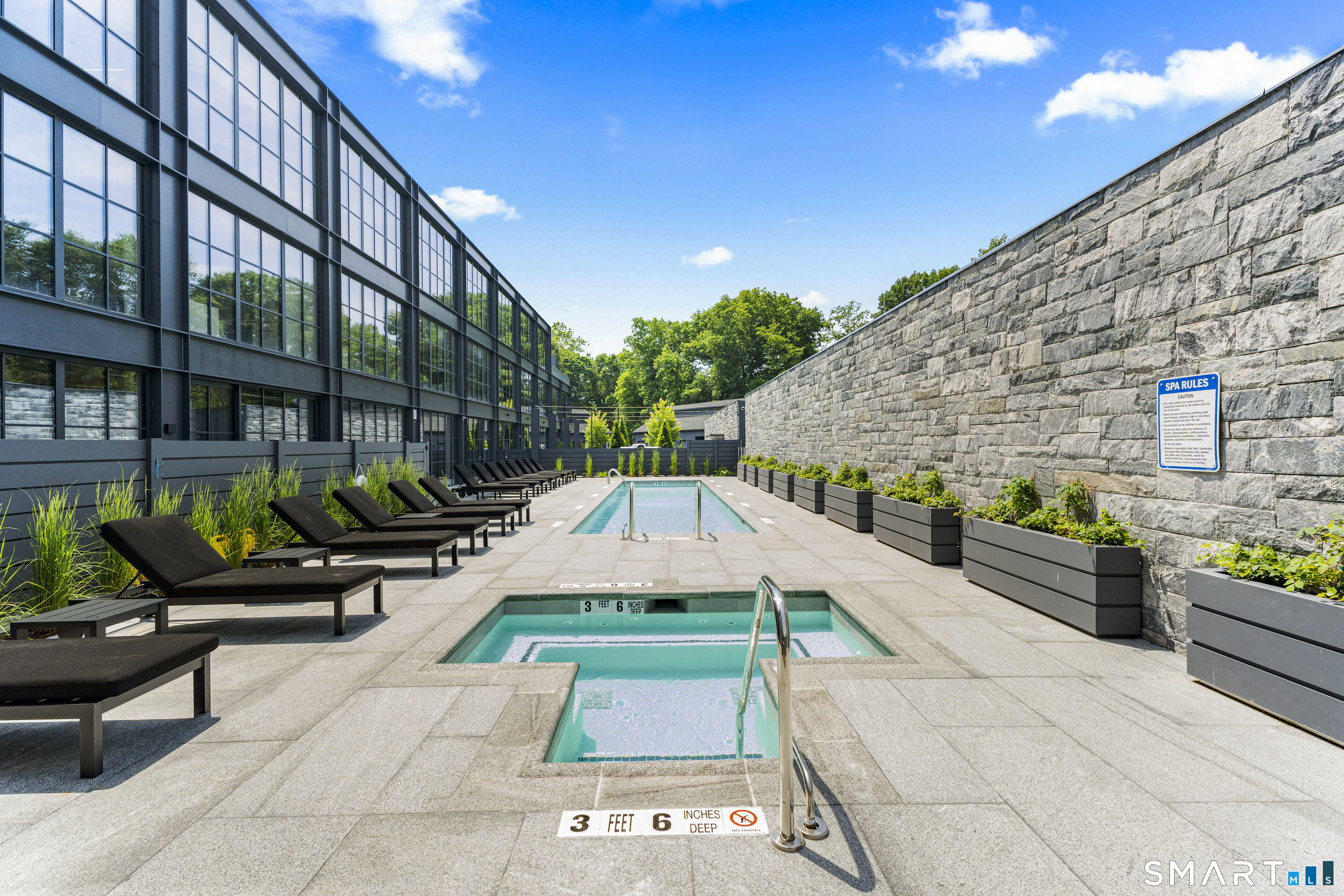 41 Richmondville Avenue