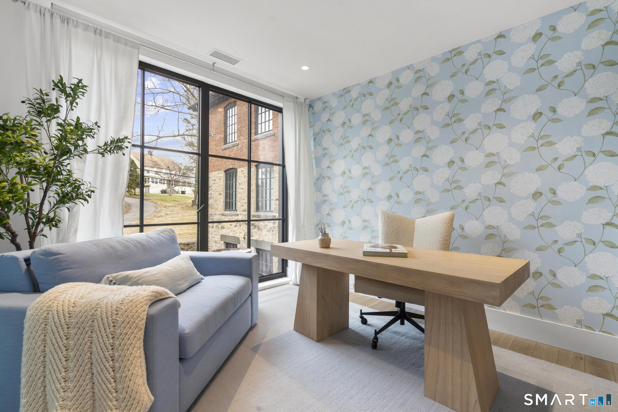 41 Richmondville Avenue