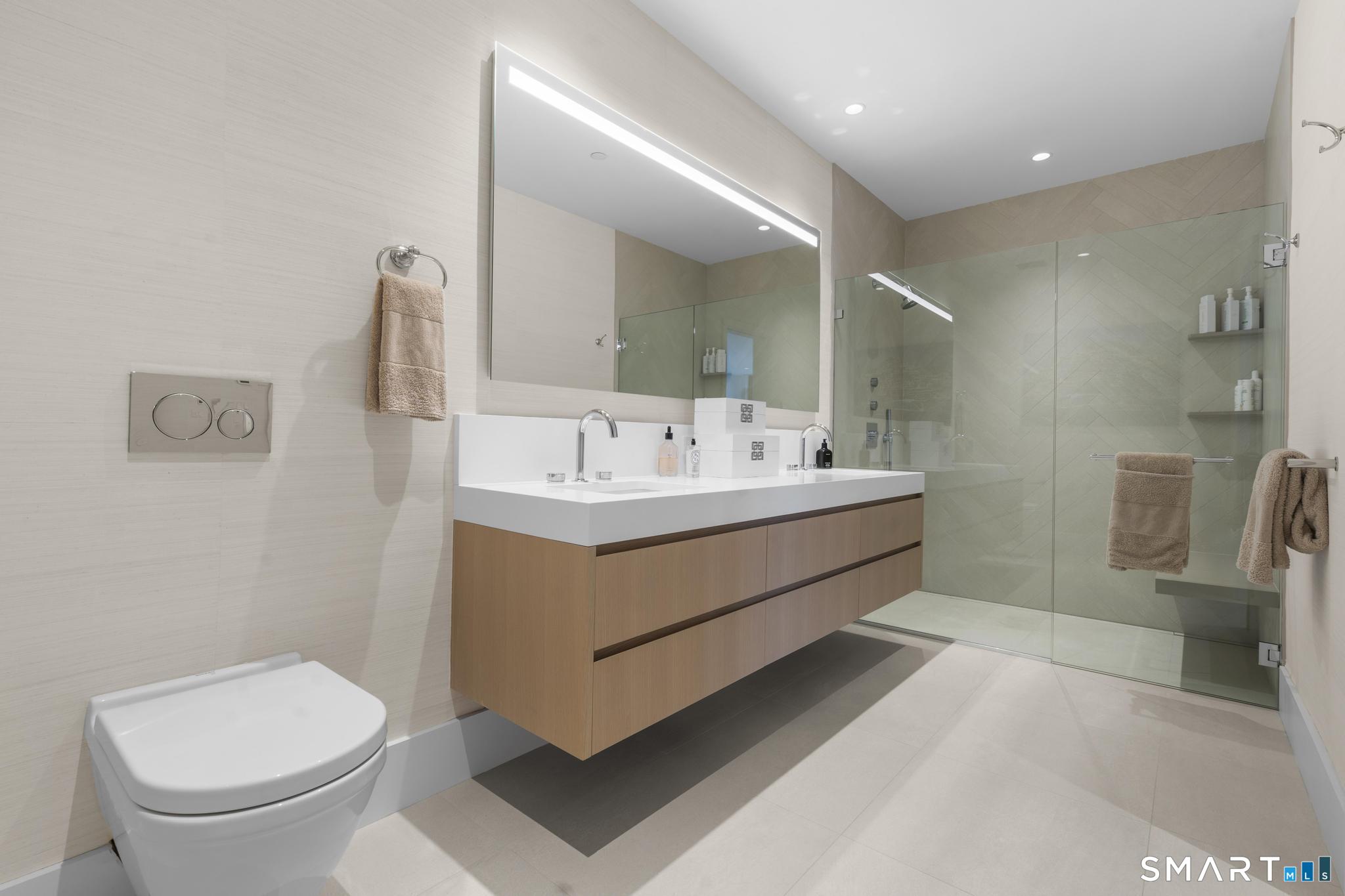 41 Richmondville Avenue