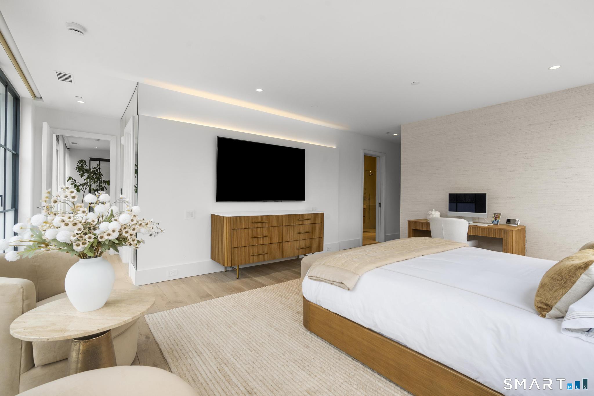 41 Richmondville Avenue