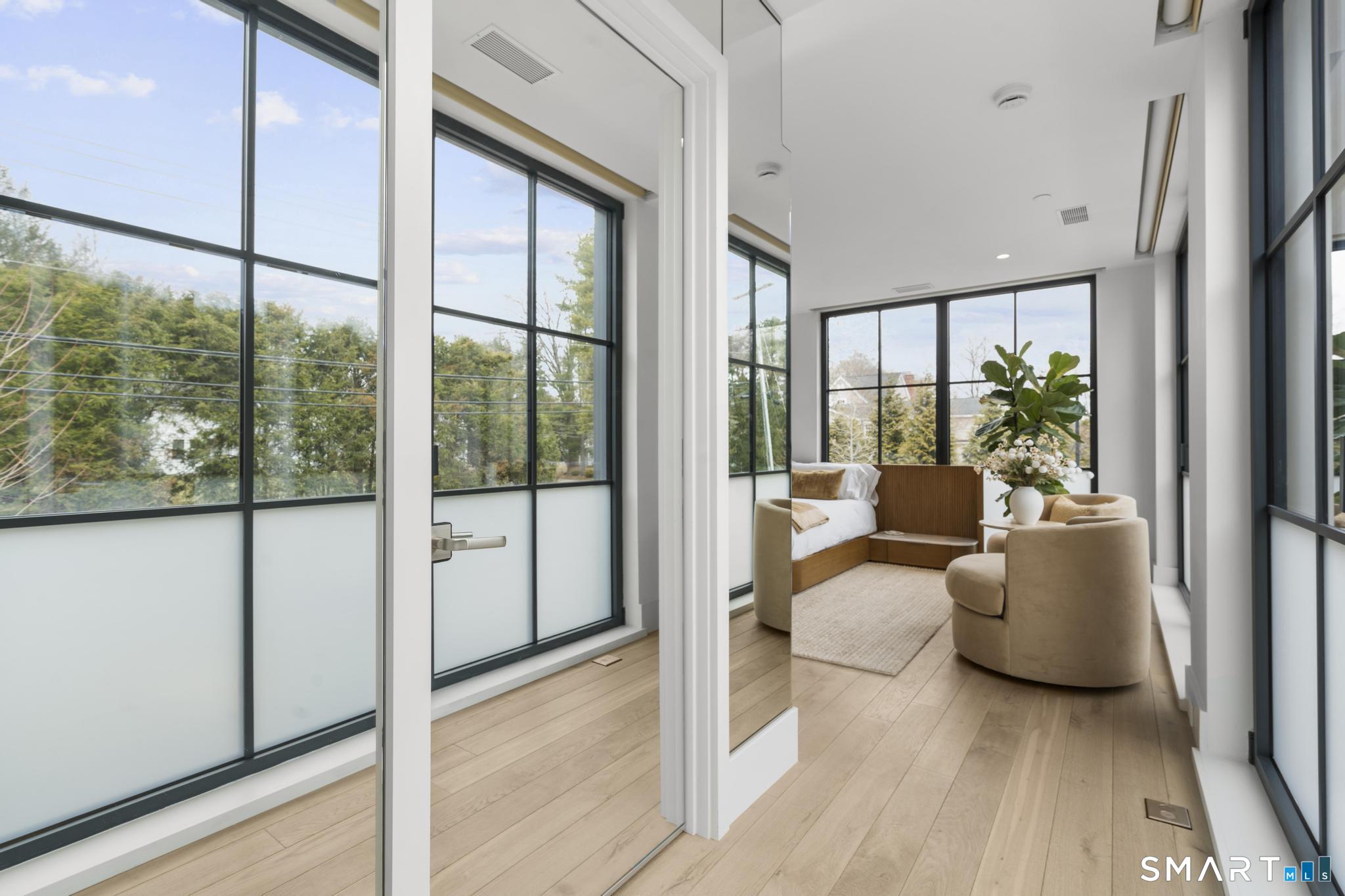 41 Richmondville Avenue