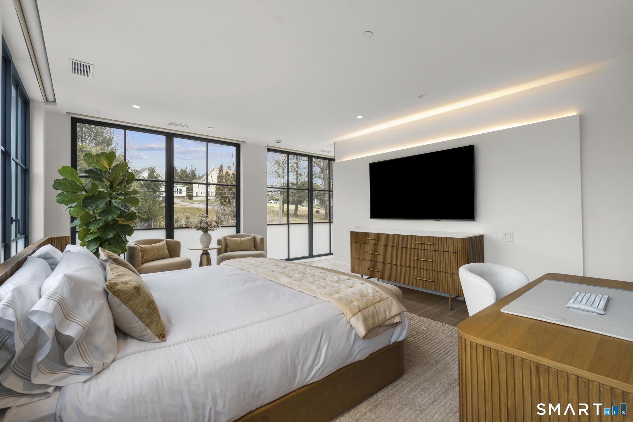 41 Richmondville Avenue