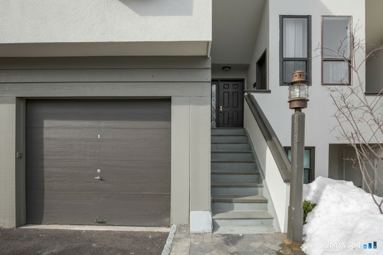 105 Harbor Drive 112