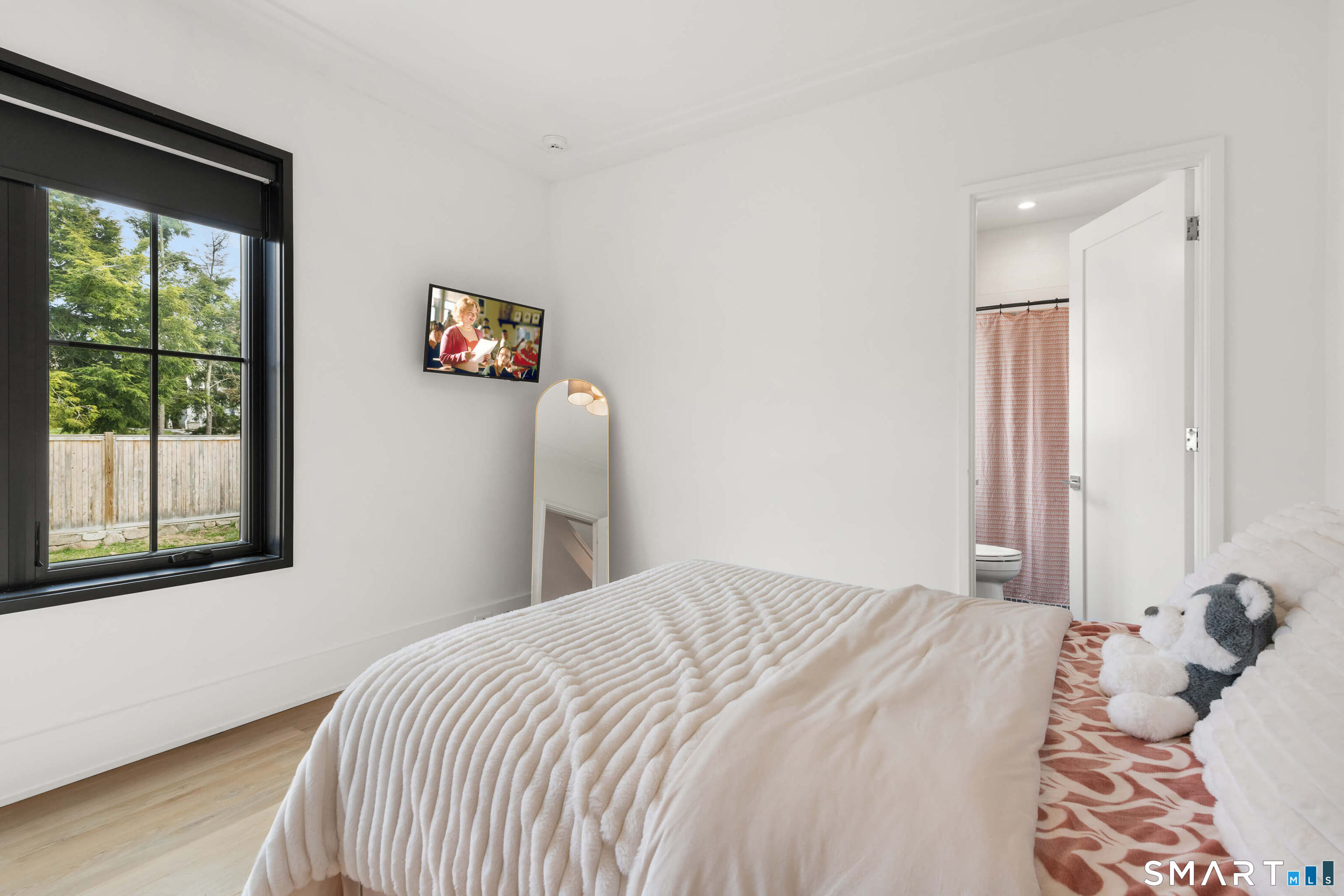 40 Richmondville Avenue