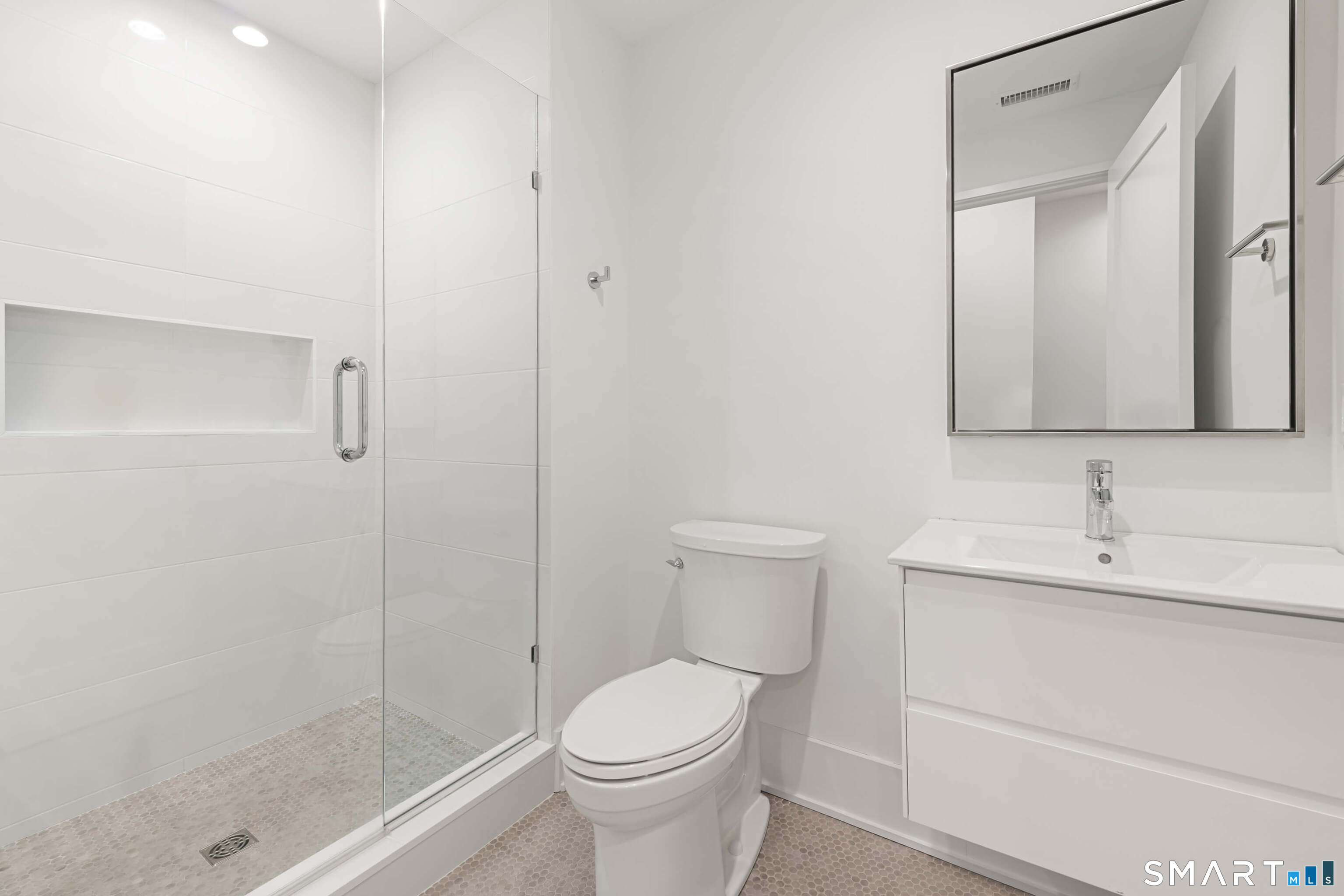 40 Richmondville Avenue