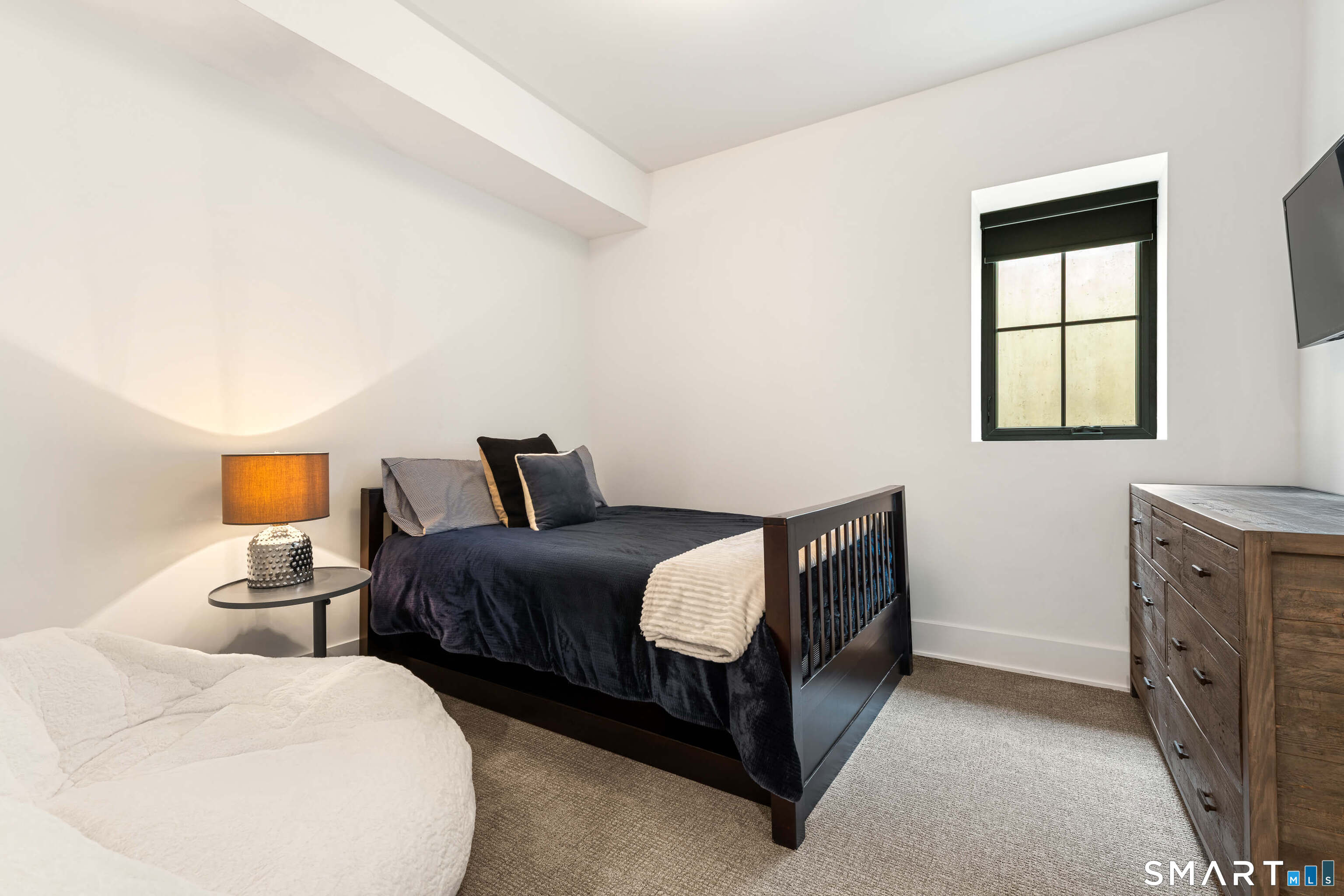 40 Richmondville Avenue