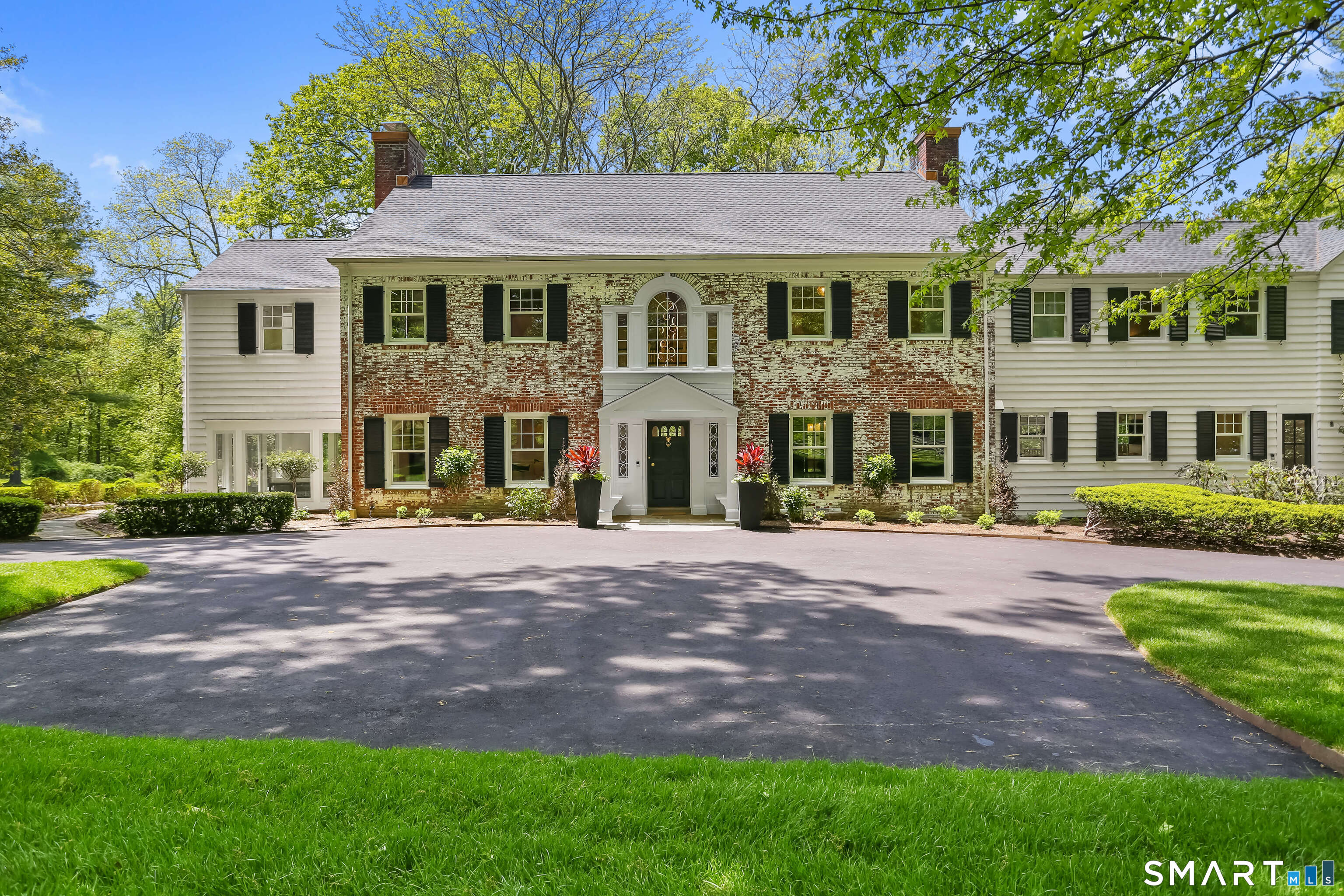 530 Round Hill Road
