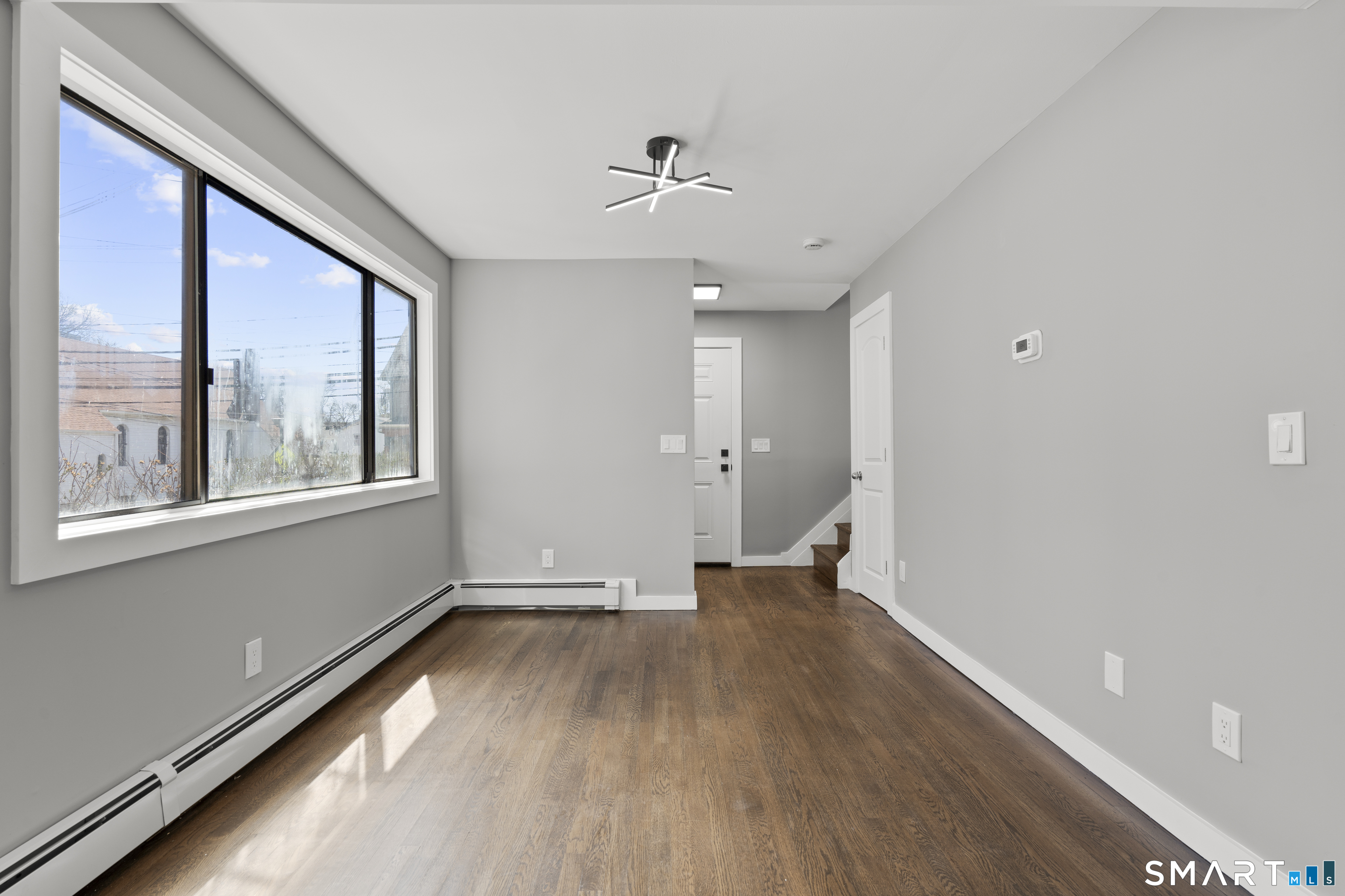 105 Richmond Hill Avenue 2