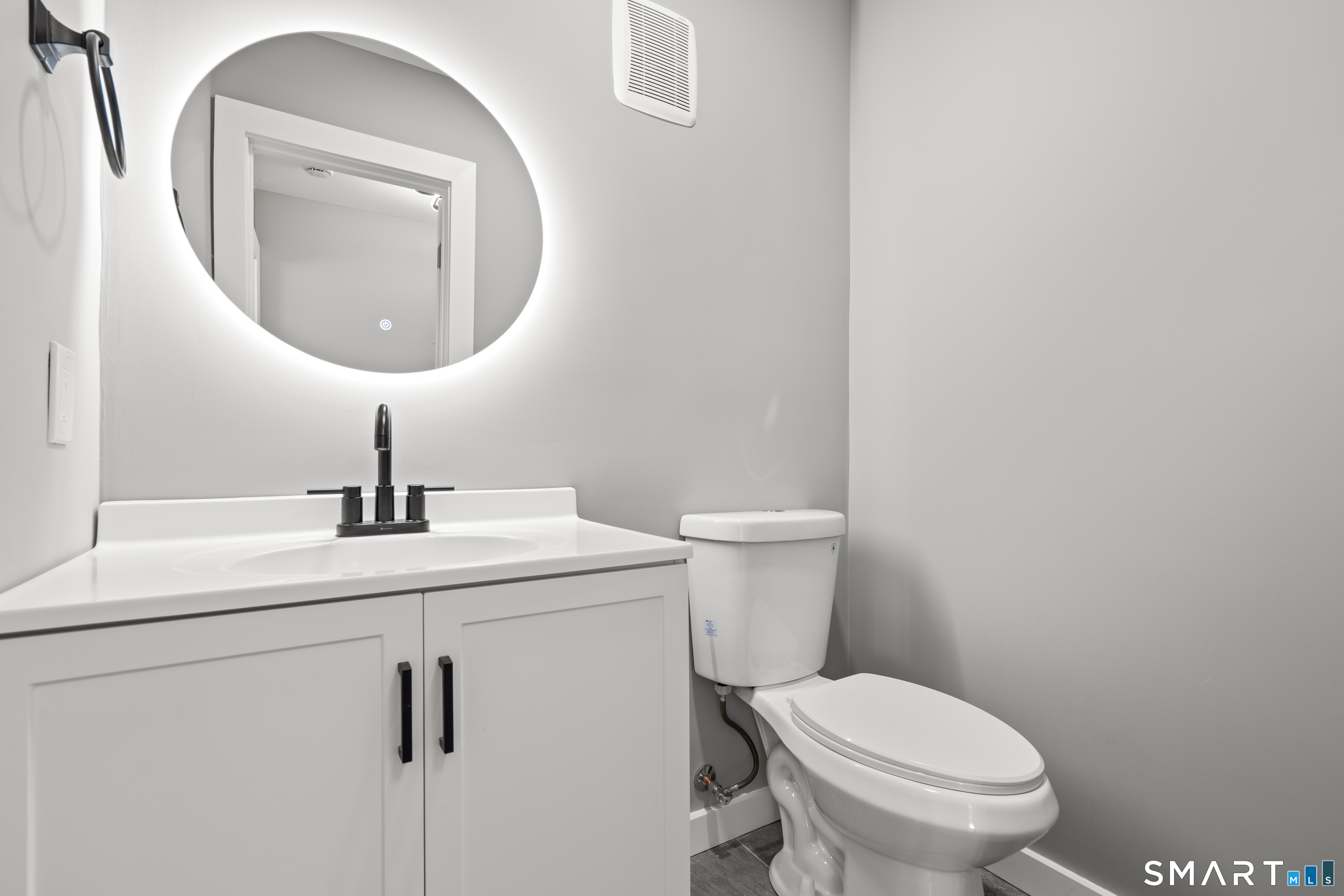 105 Richmond Hill Avenue 2