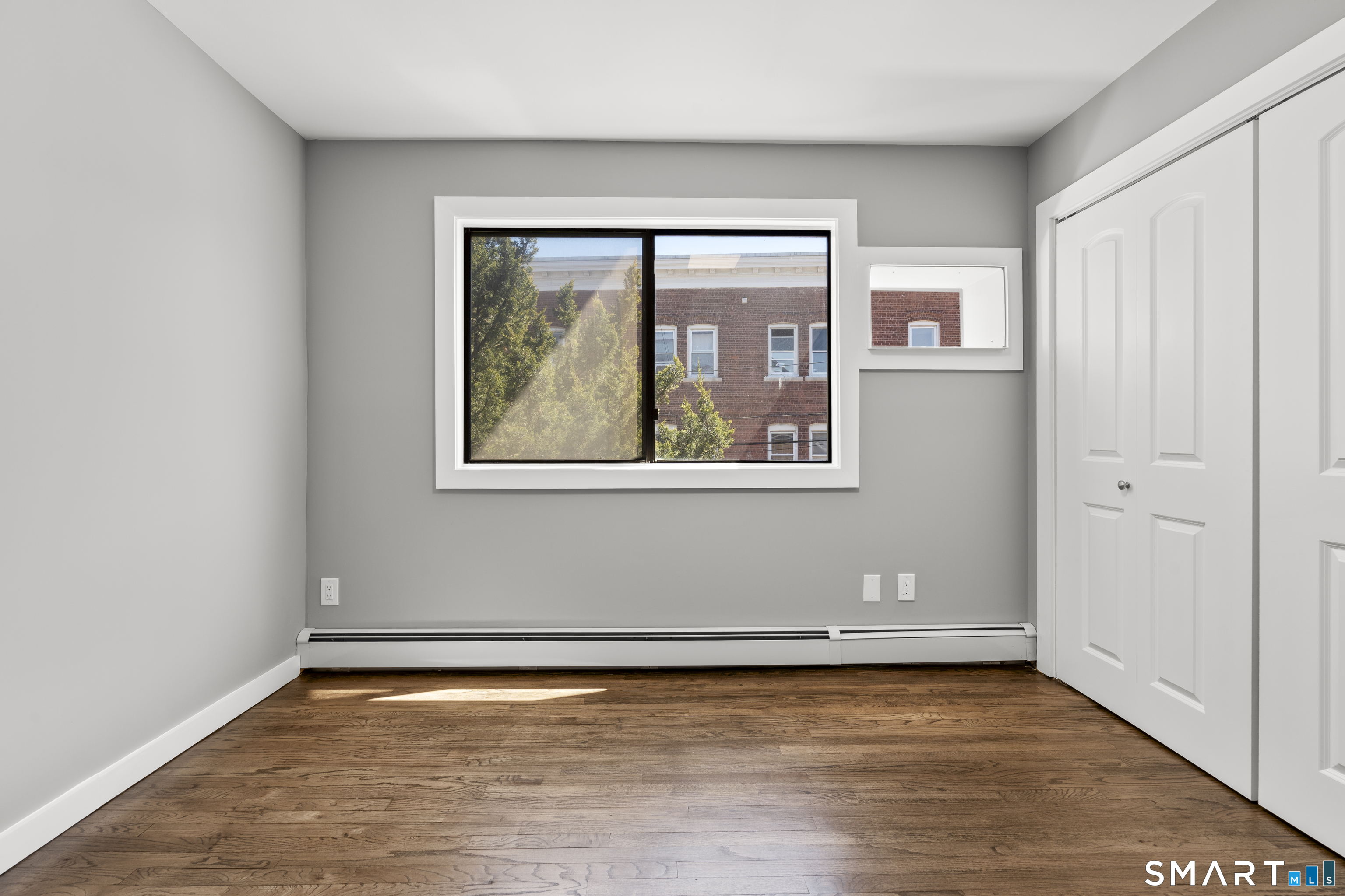 105 Richmond Hill Avenue 2