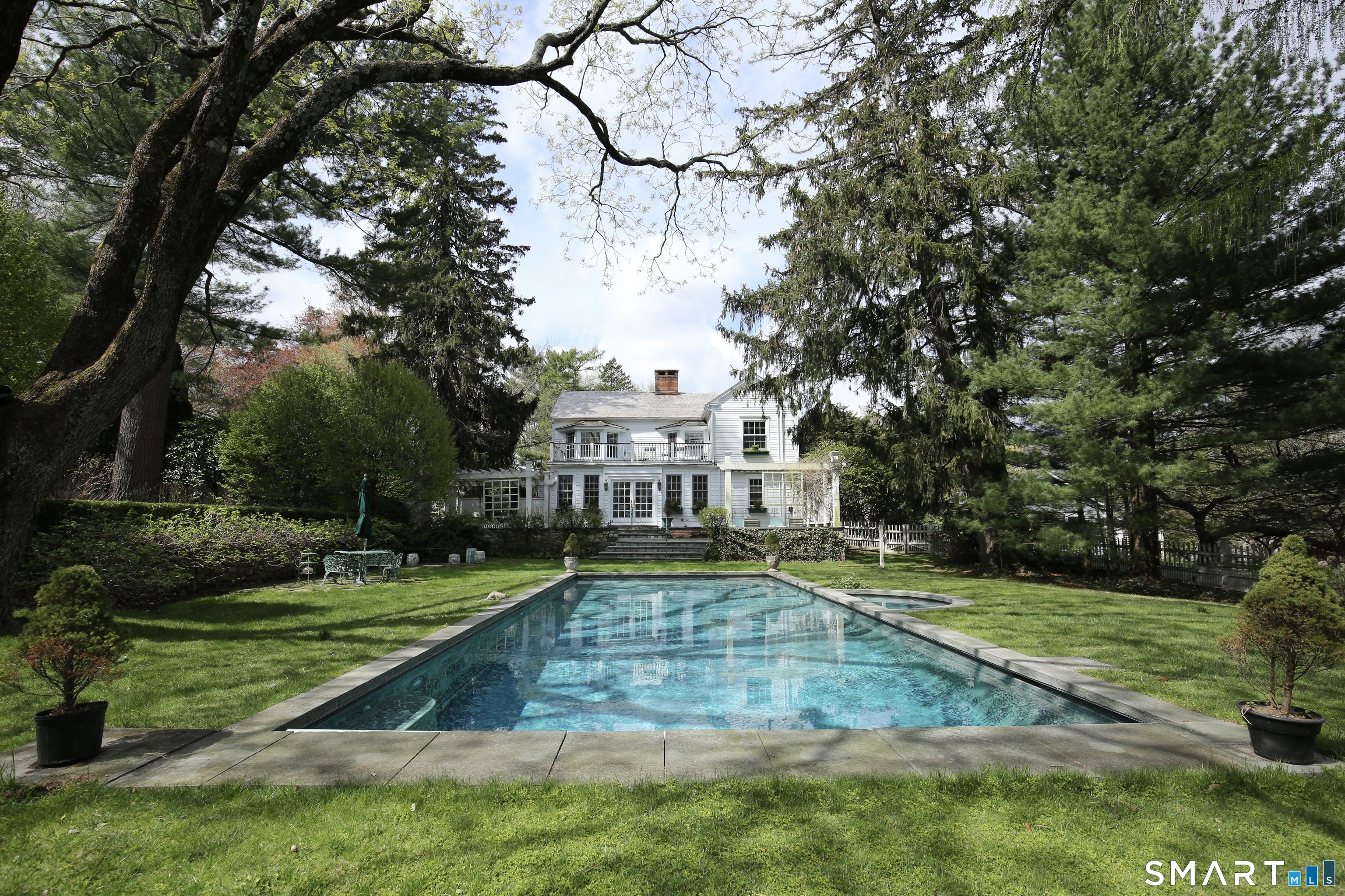 11 Clapboard Hill Road