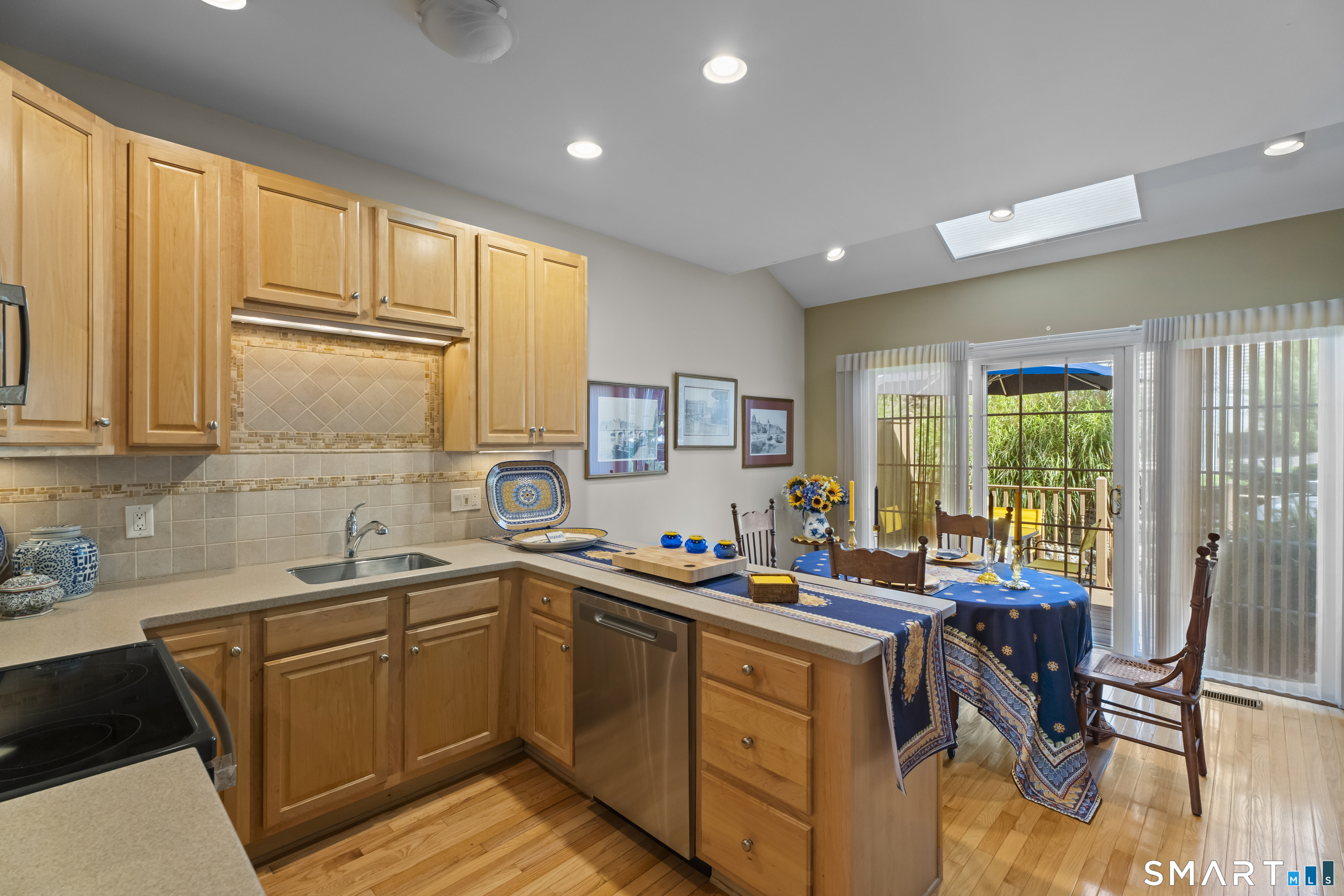 375 Allyn Street G34