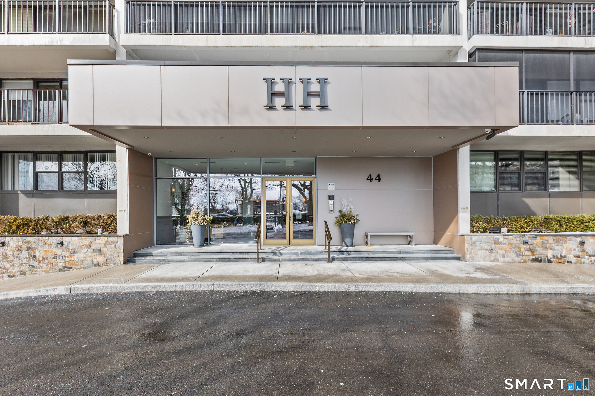 44 Strawberry Hill Avenue 8K