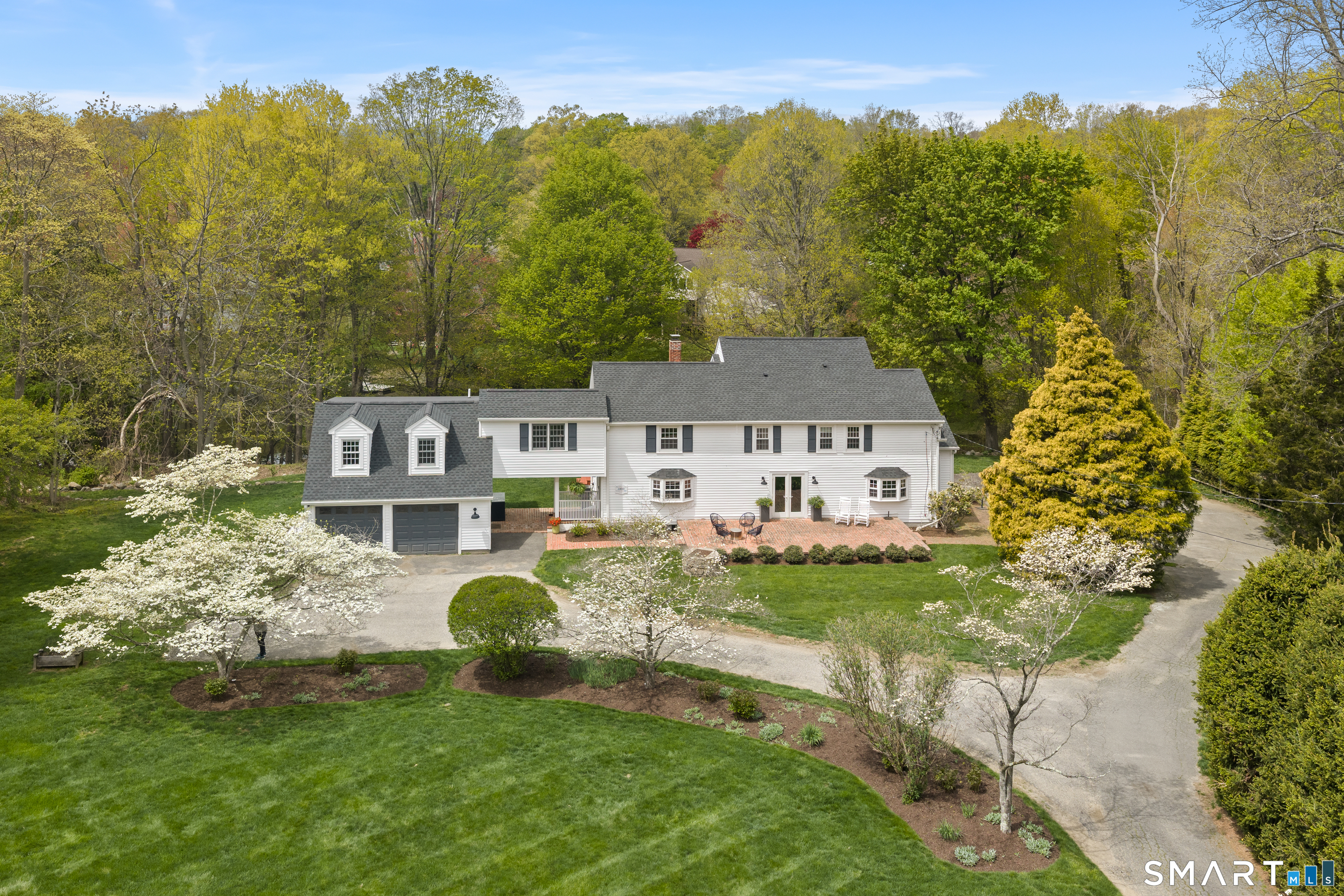 4 Wake Robin Road