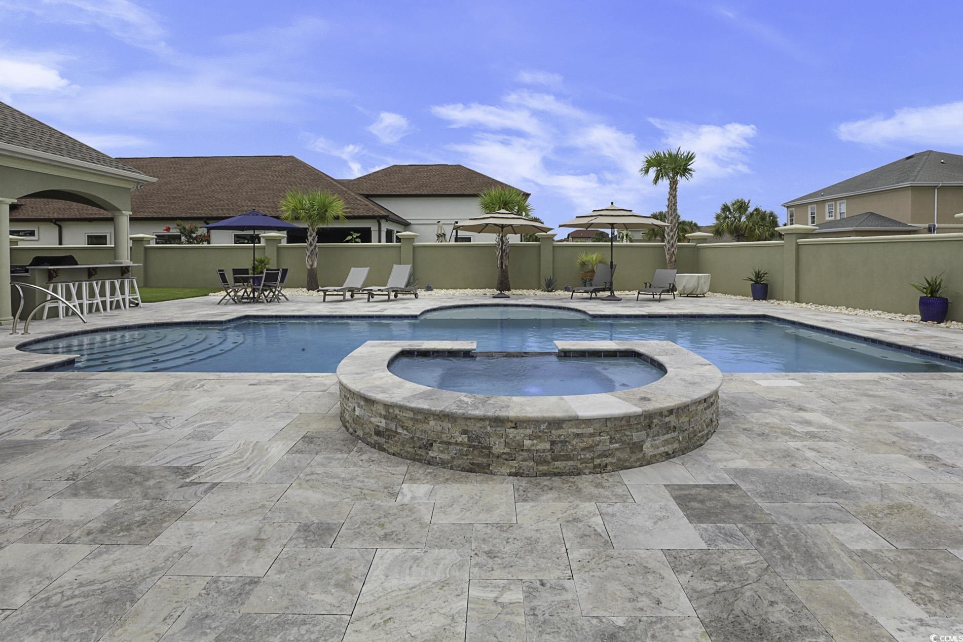 909 Bluffview Dr.