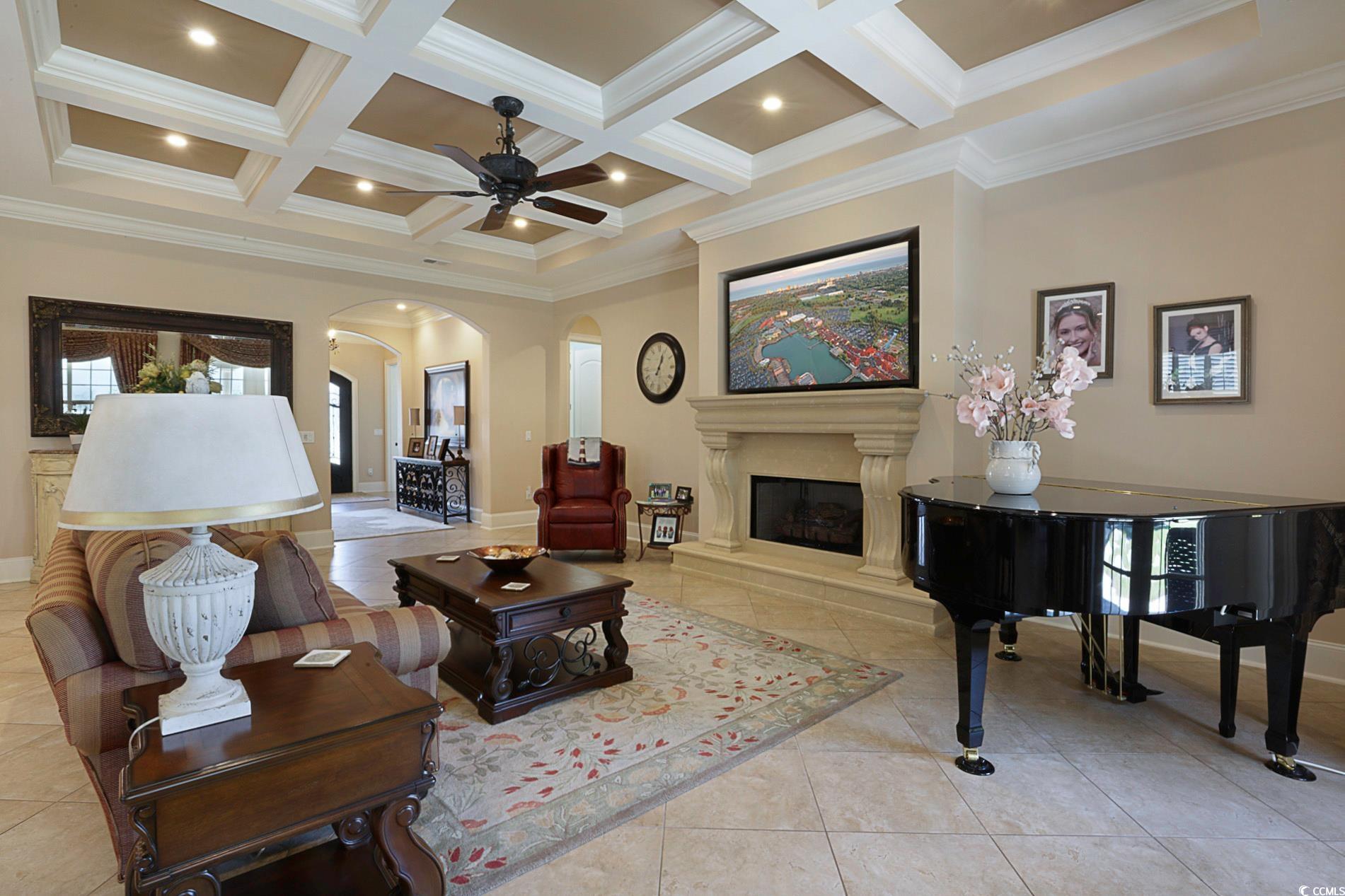 909 Bluffview Dr.