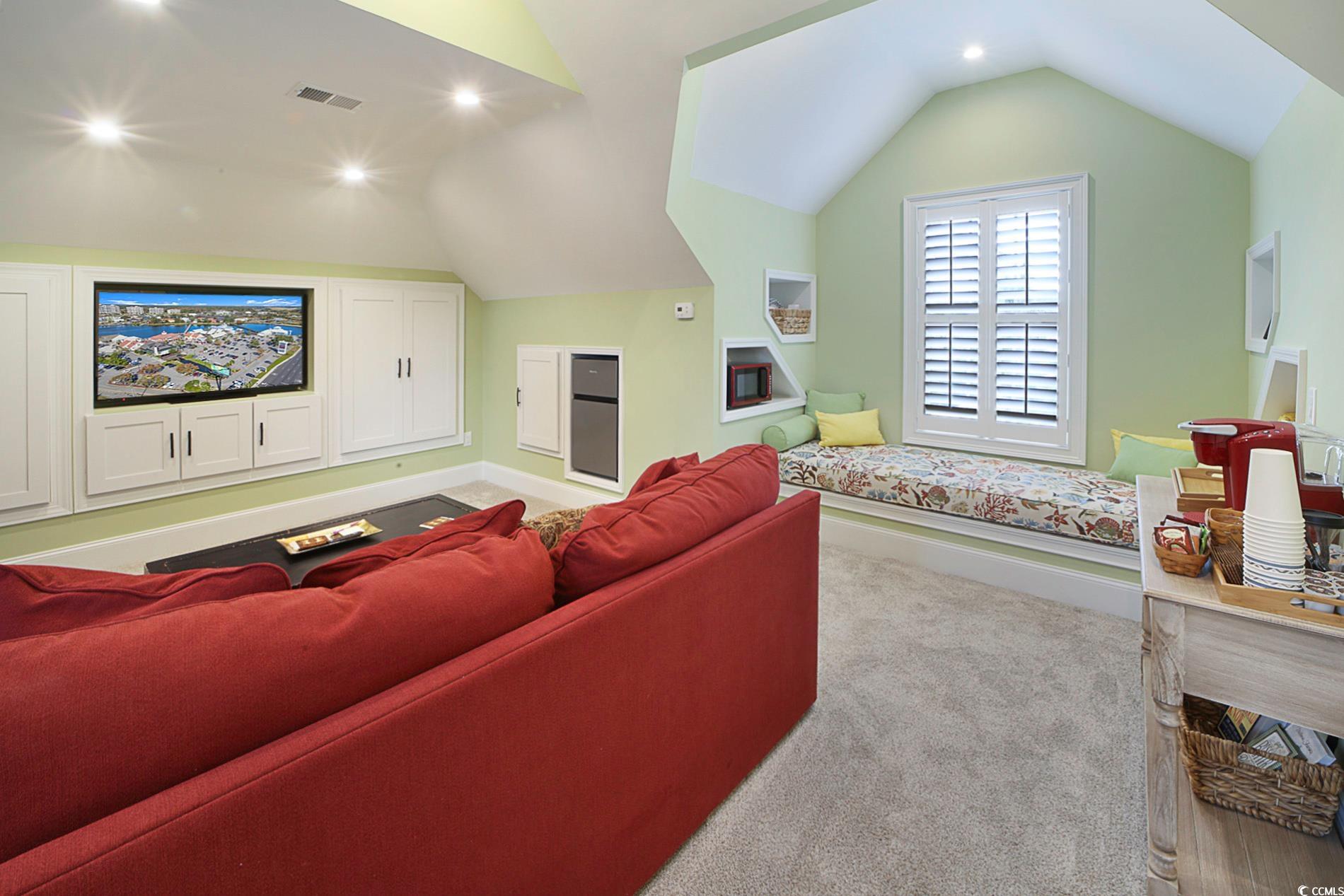 909 Bluffview Dr.