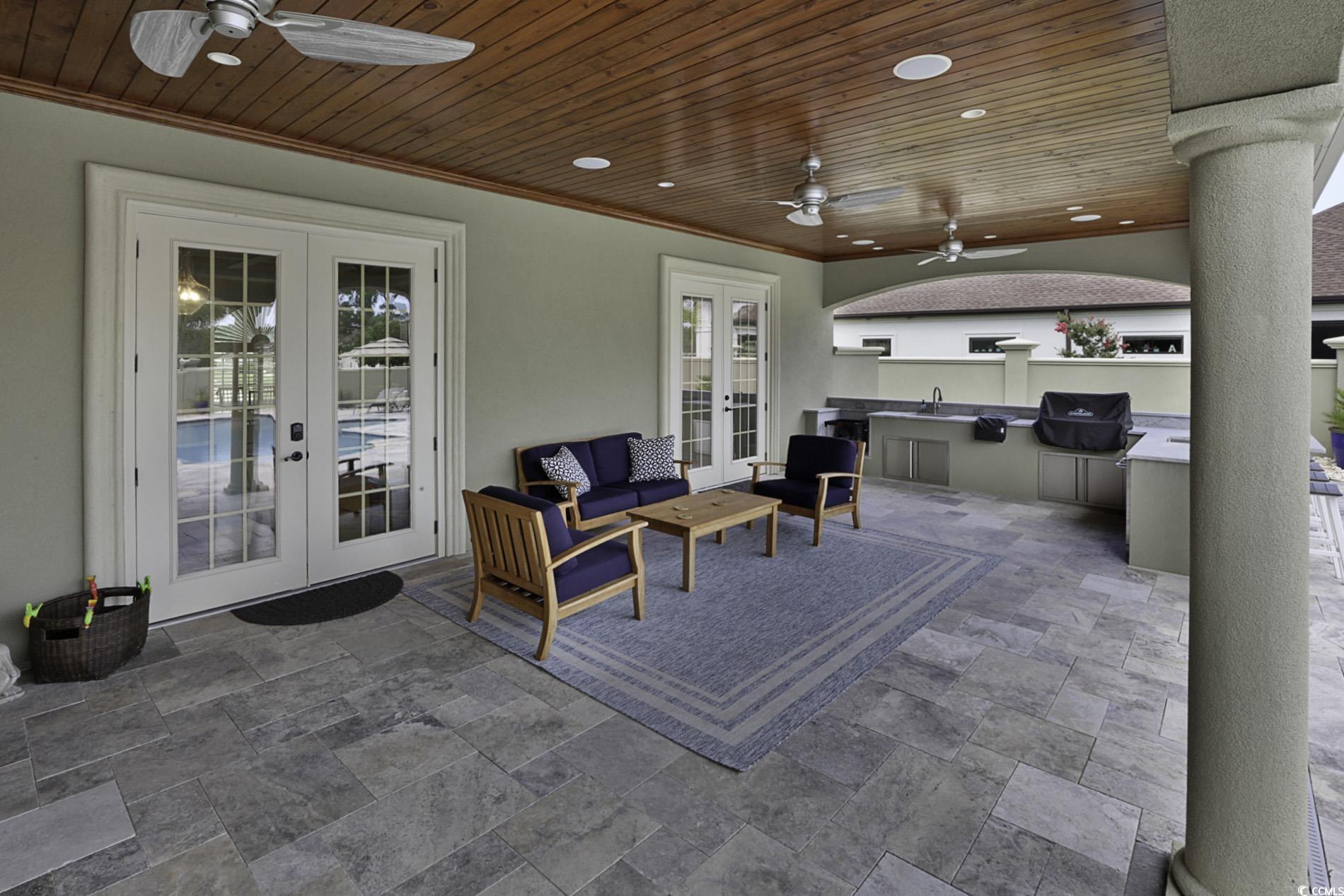 909 Bluffview Dr.