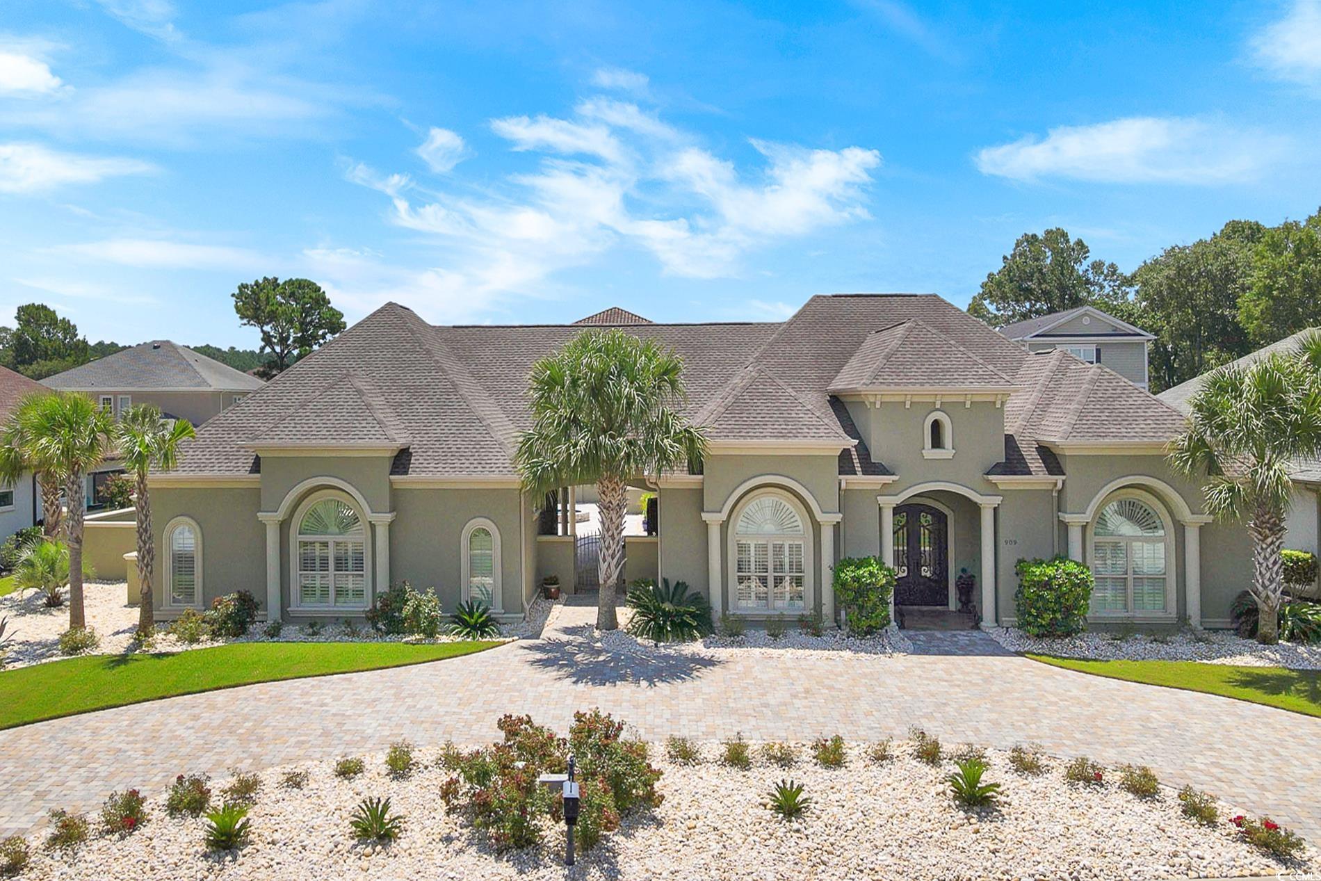 909 Bluffview Dr.