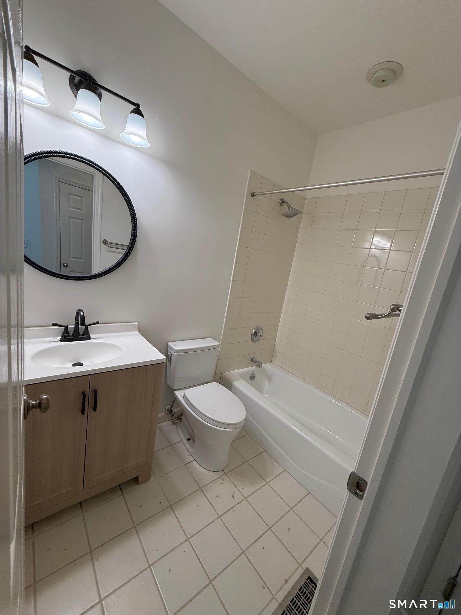 2435 Bedford Street Unit: 21CC