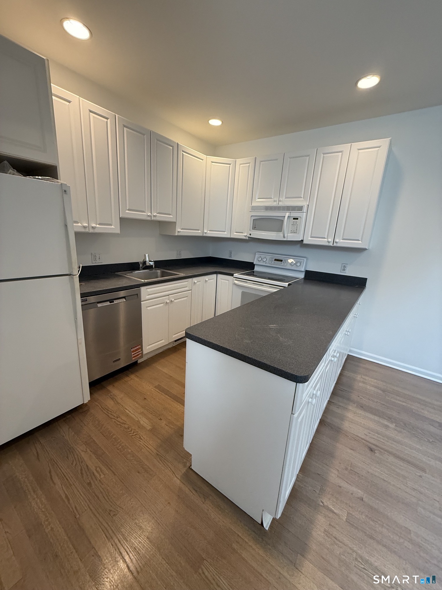 2435 Bedford Street Unit: 21CC