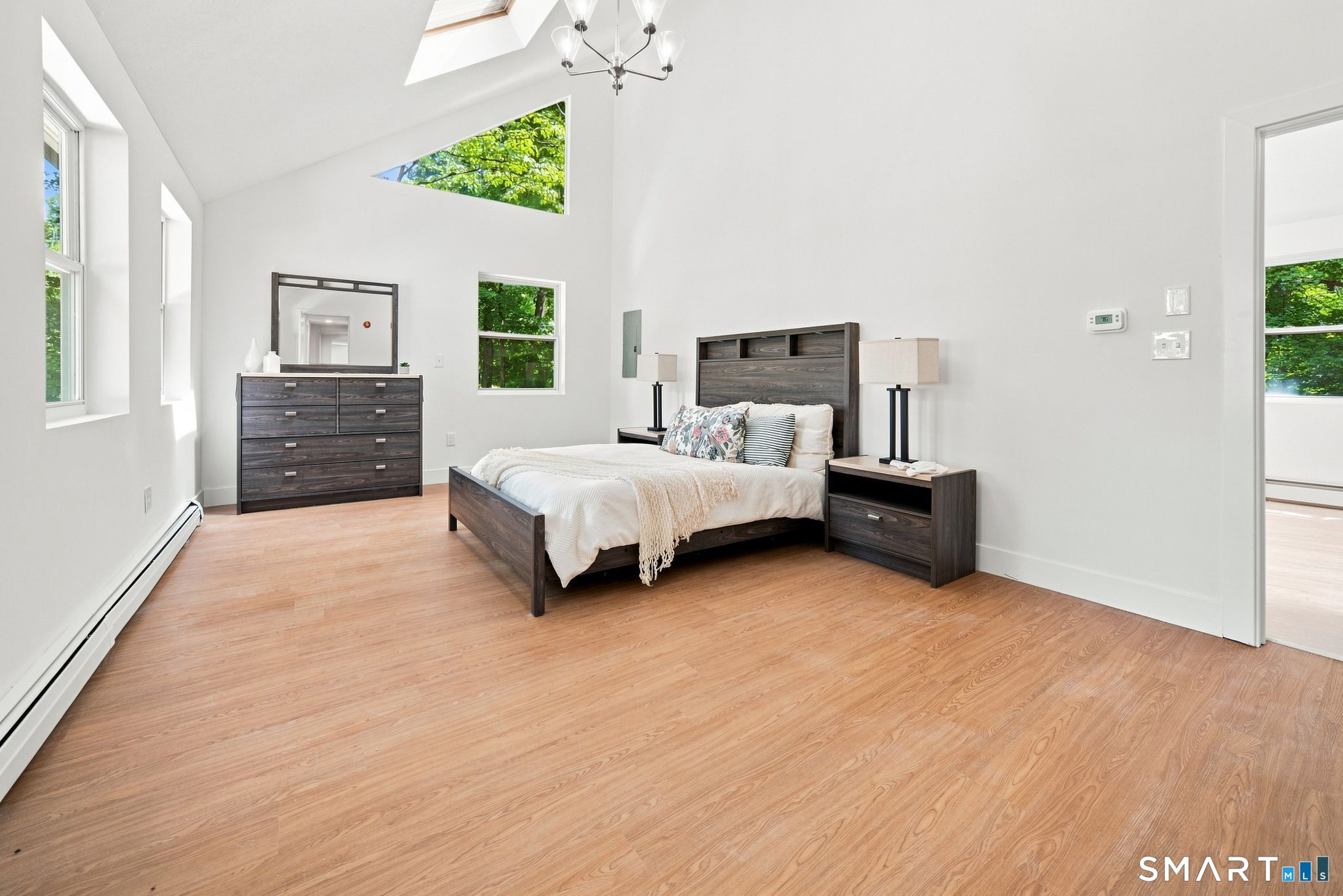 87 Kenmore Road