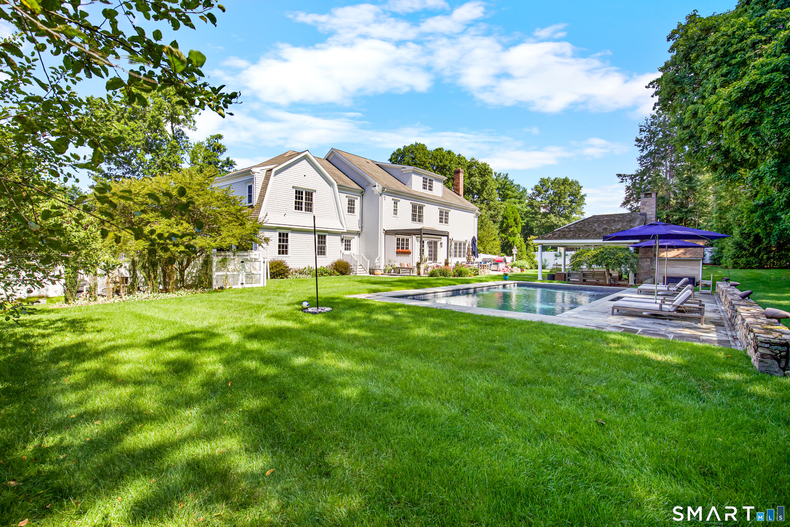 16 Rockyfield Road
