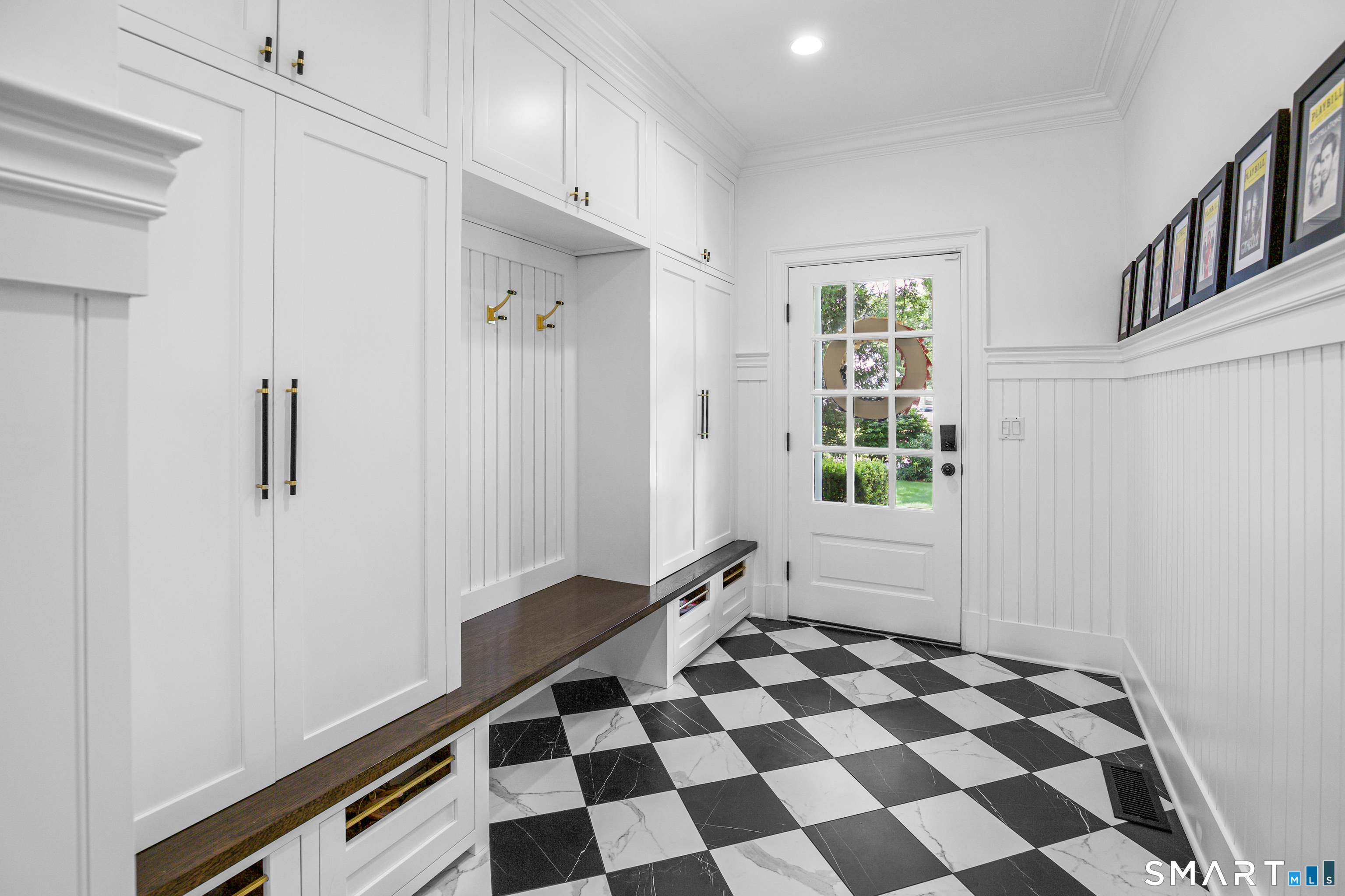 16 Rockyfield Road