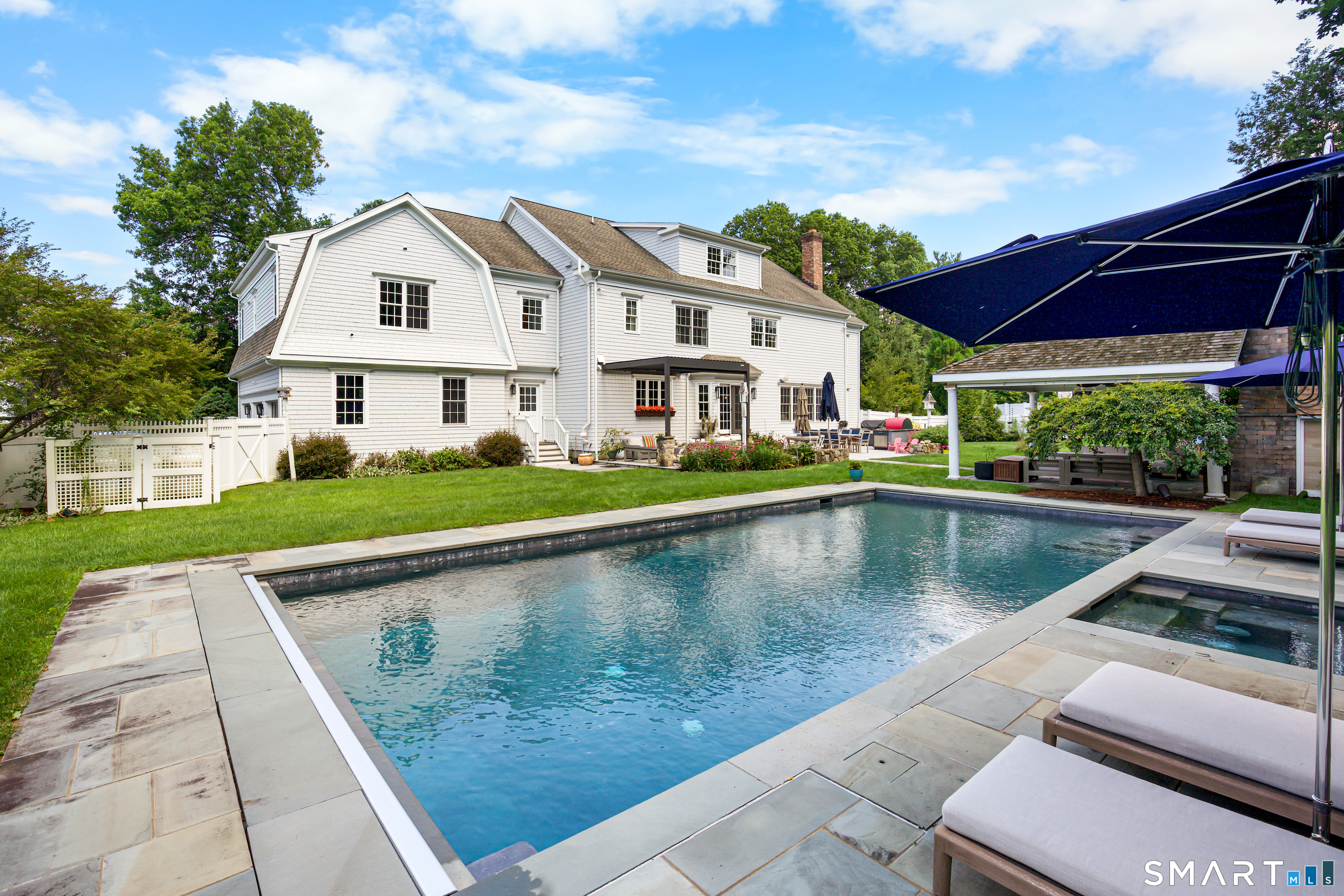 16 Rockyfield Road