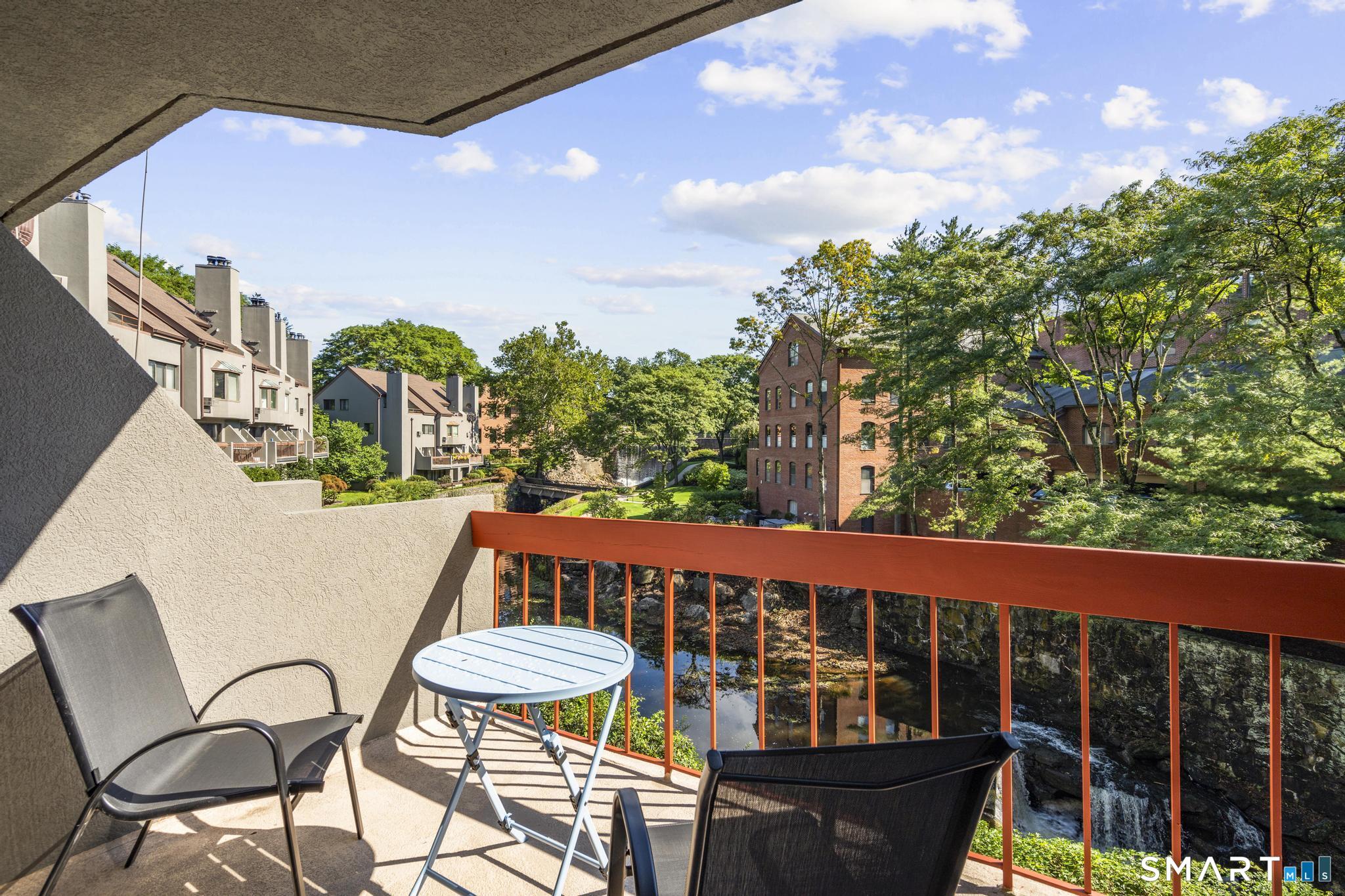12 Glenville Street Unit: 108