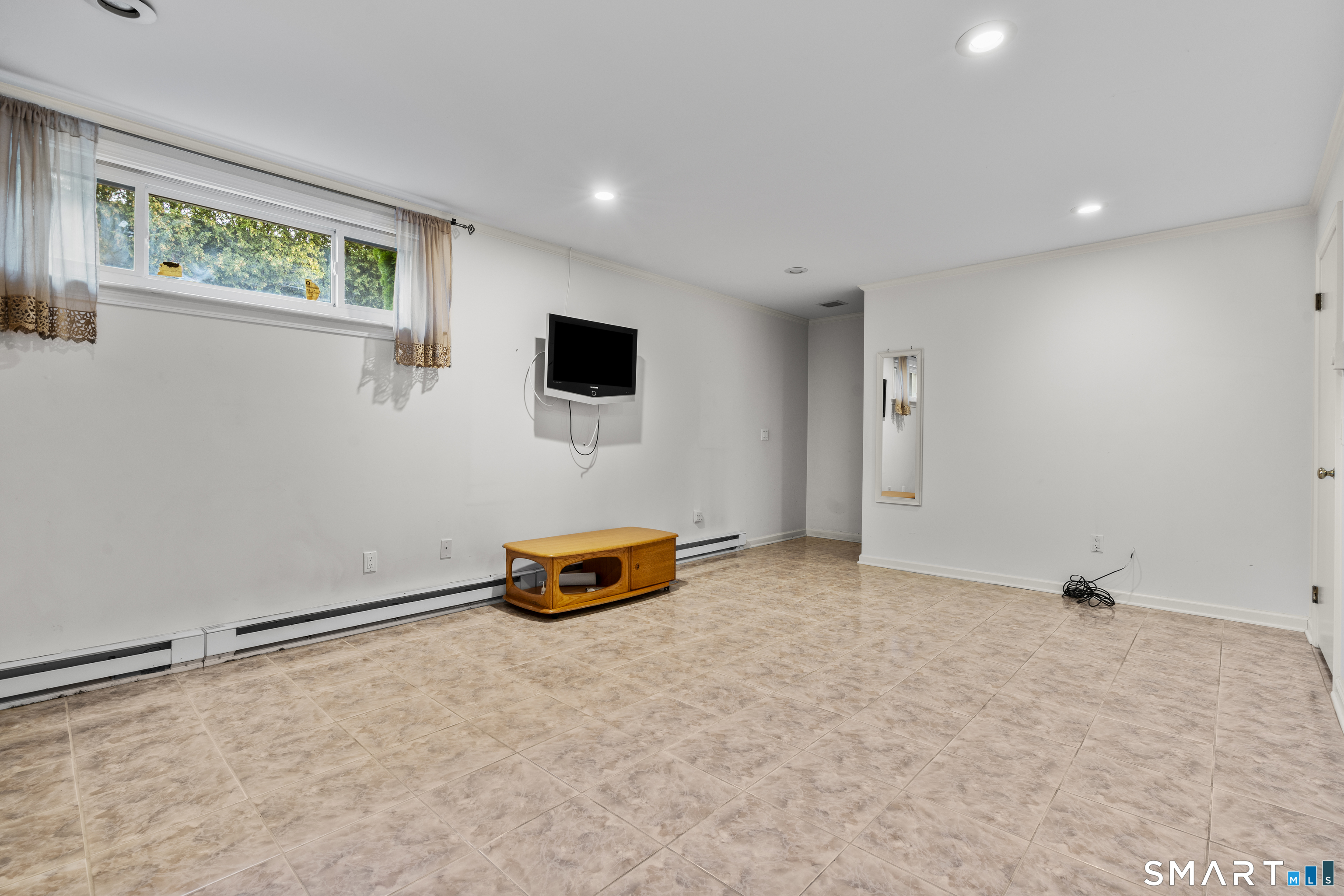 38 Maple Tree Avenue Unit: 7
