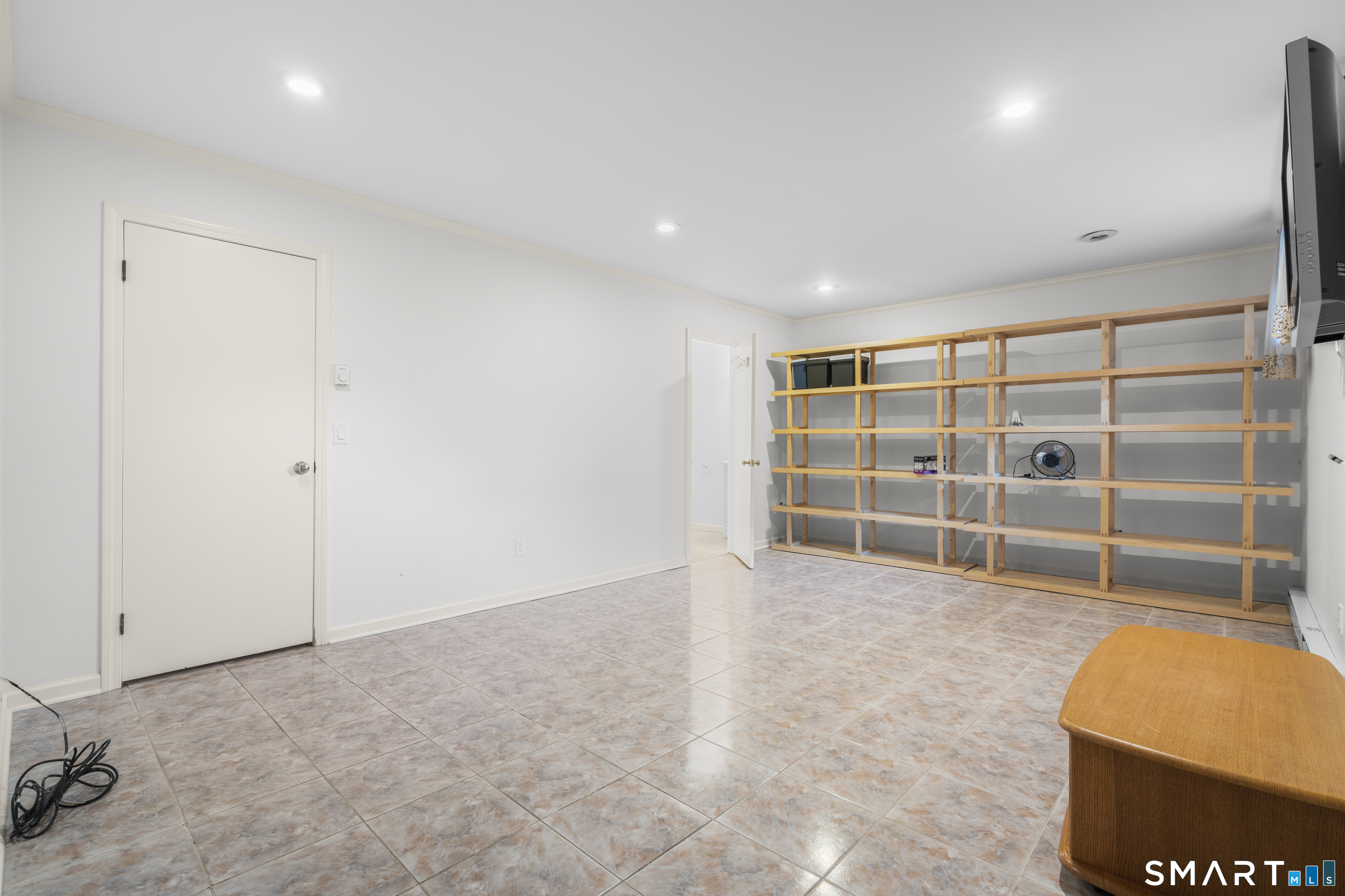 38 Maple Tree Avenue Unit: 7