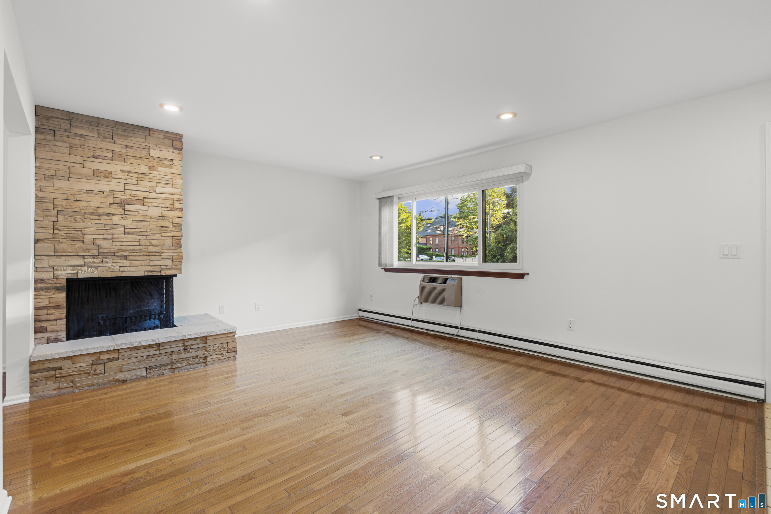 38 Maple Tree Avenue Unit: 7