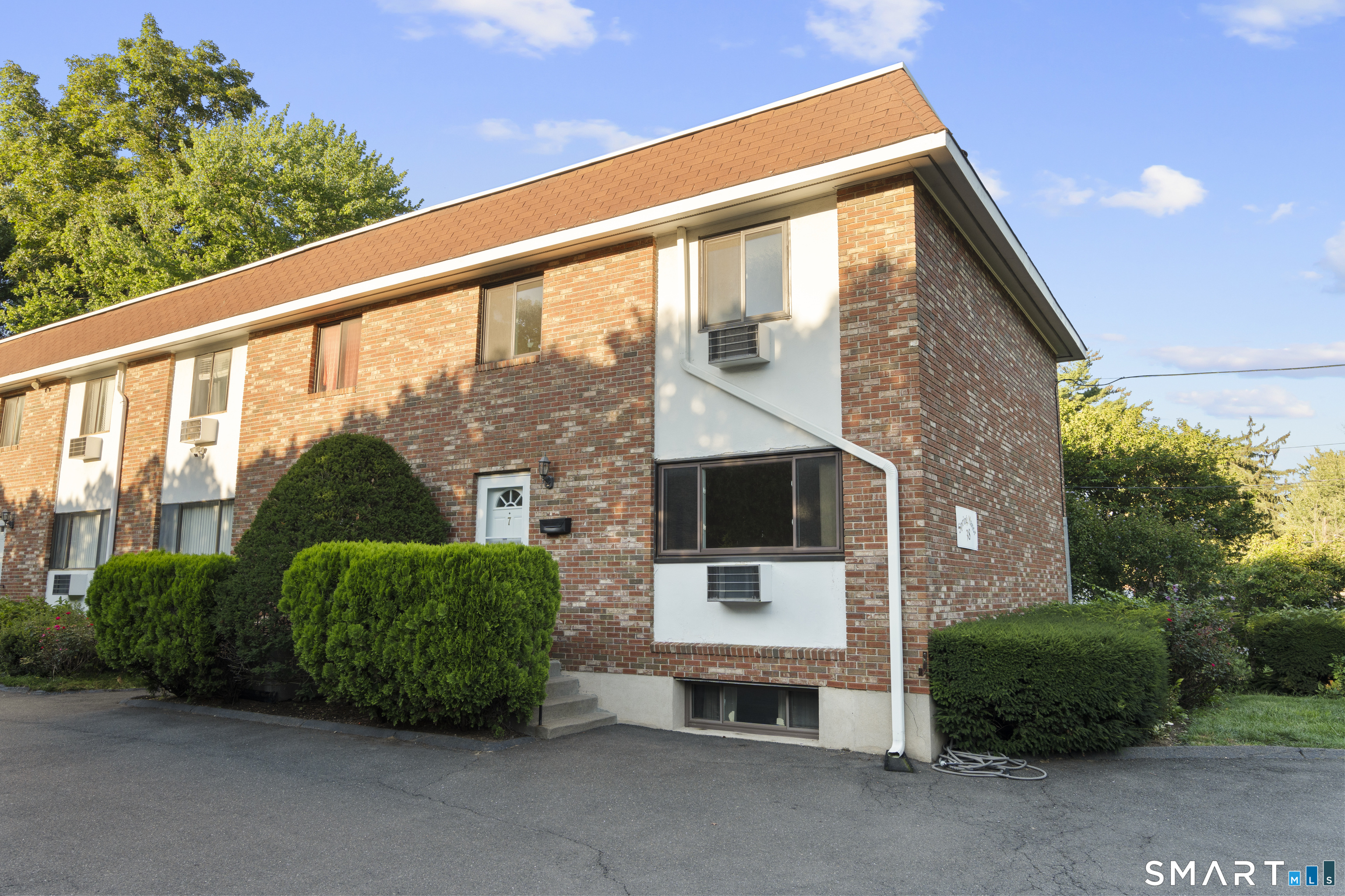 38 Maple Tree Avenue Unit: 7