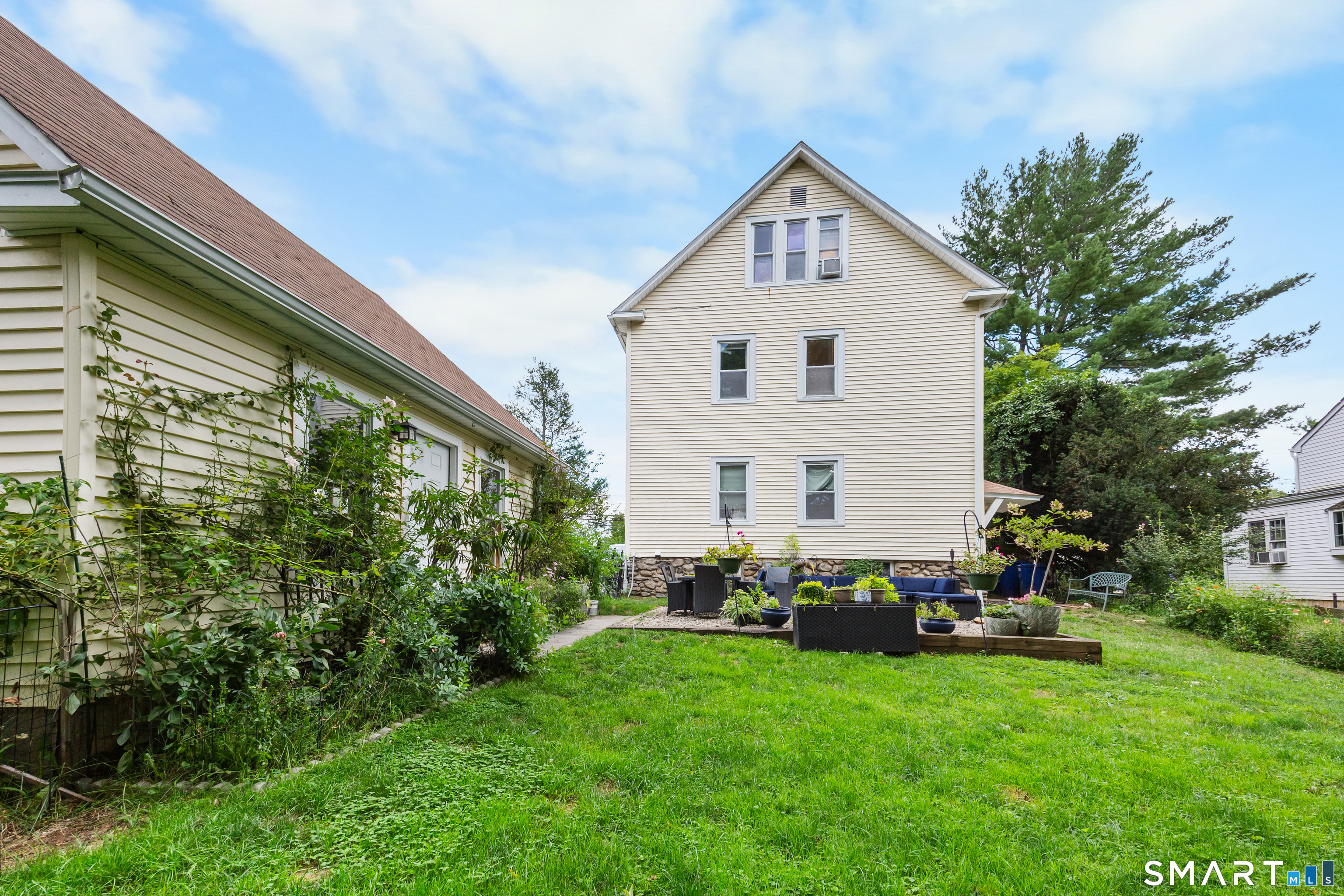 19 Maple Avenue North