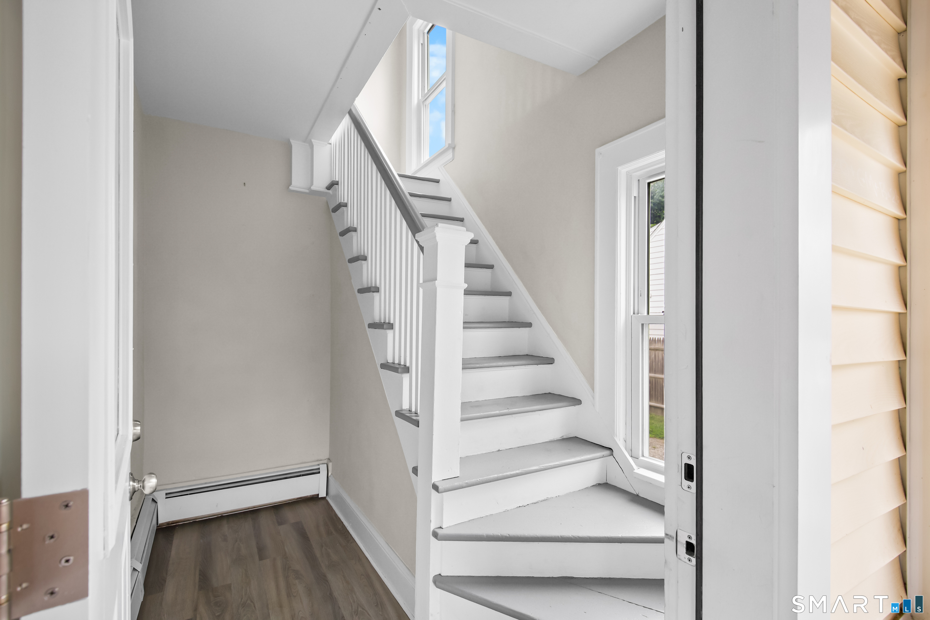 19 Maple Avenue North
