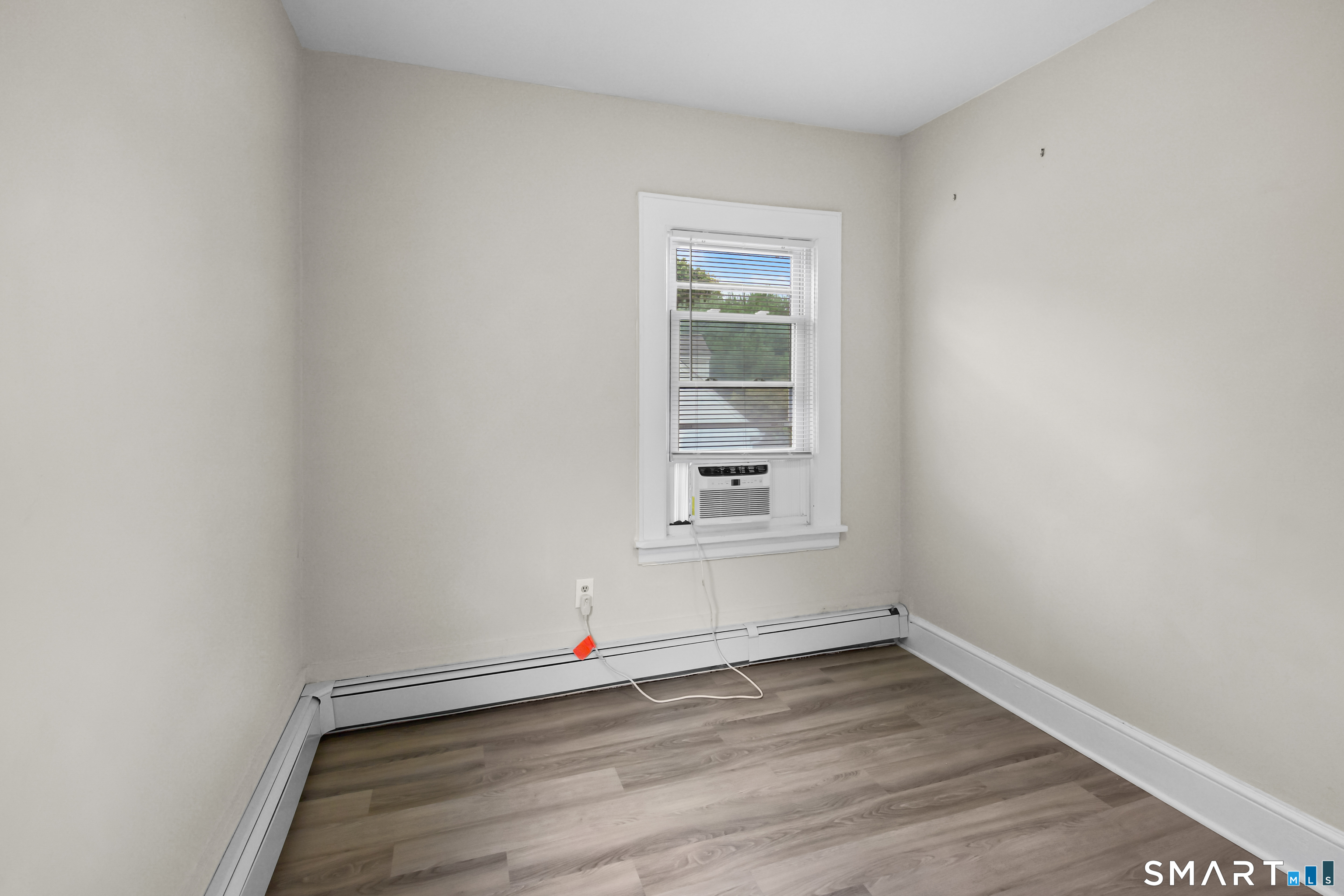 19 Maple Avenue North