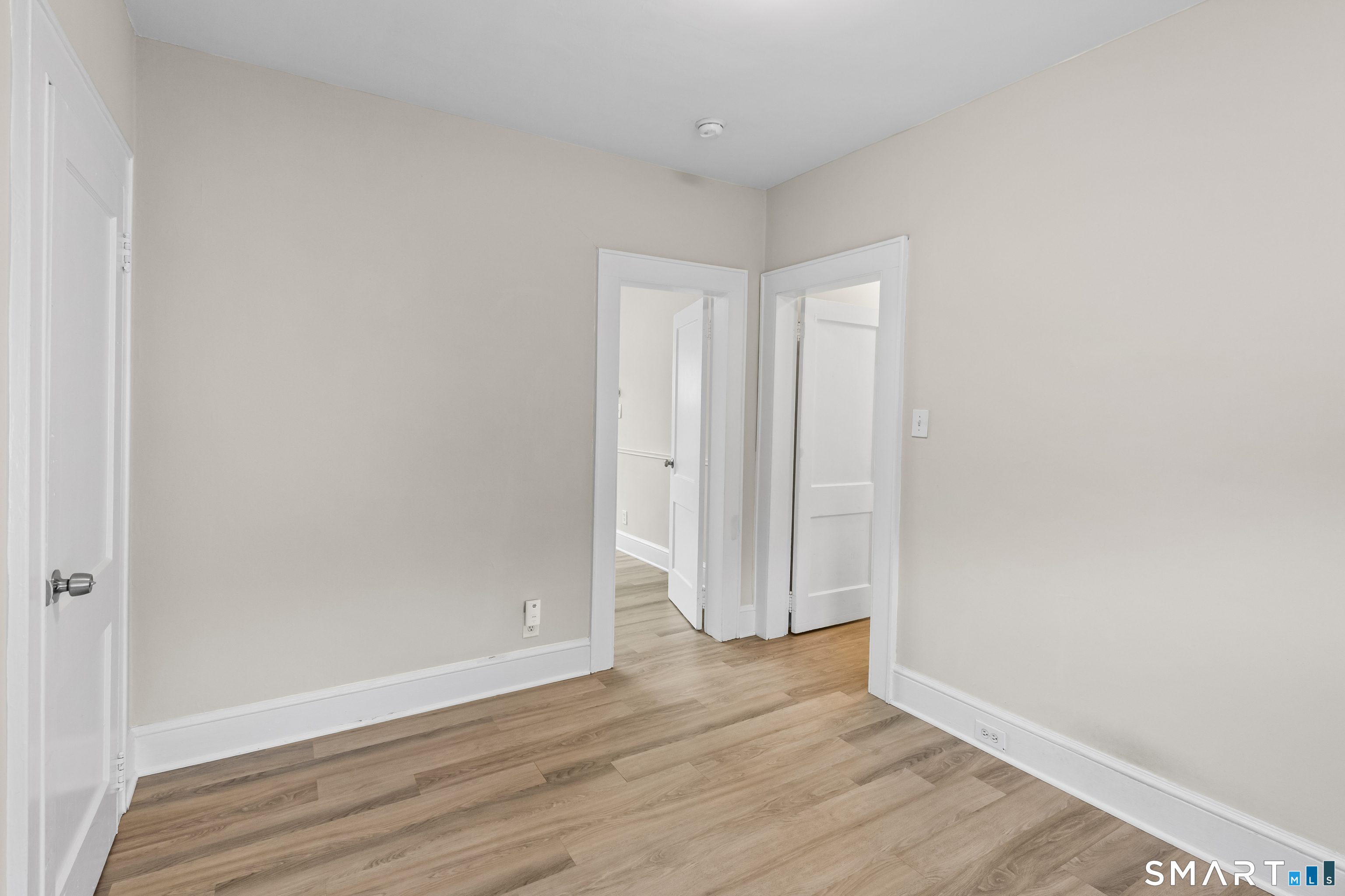19 Maple Avenue North