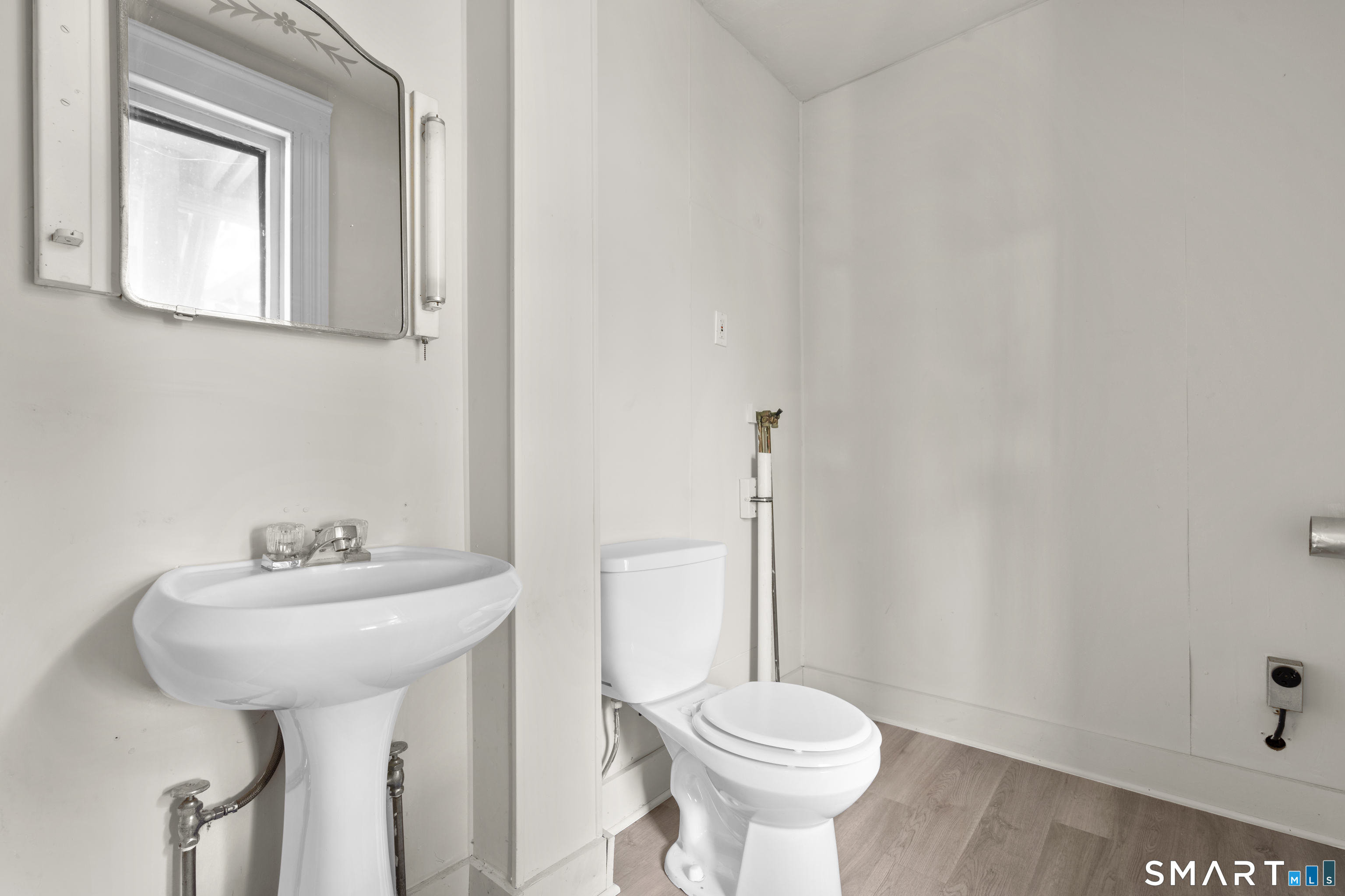 908 Main Street Unit: 2