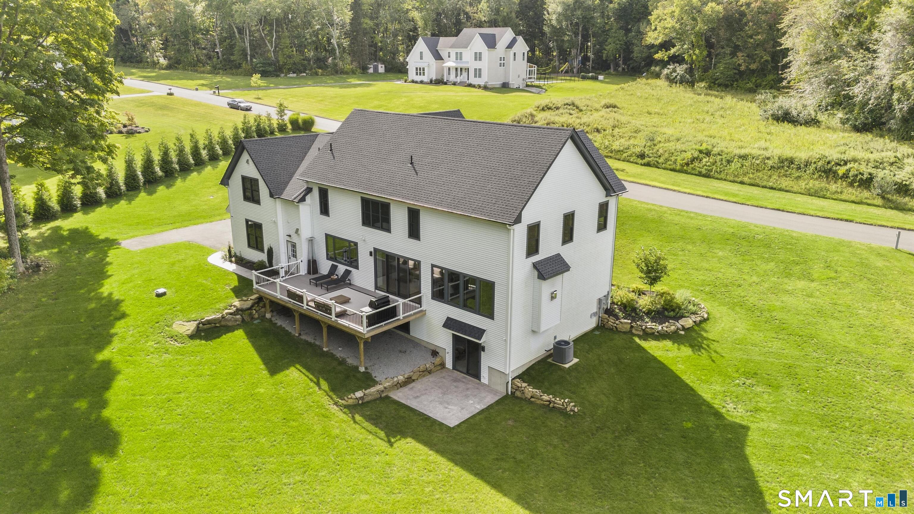 8 Holly Lane