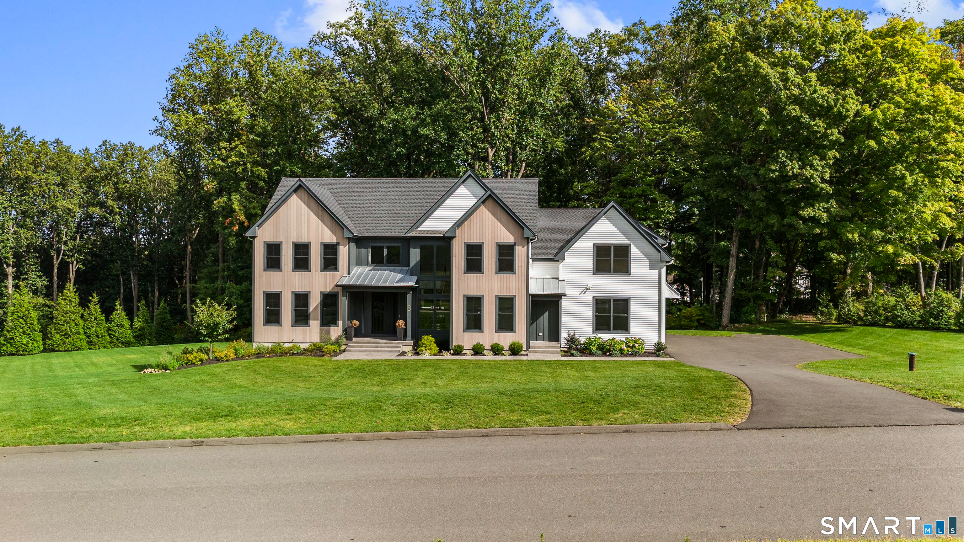 8 Holly Lane